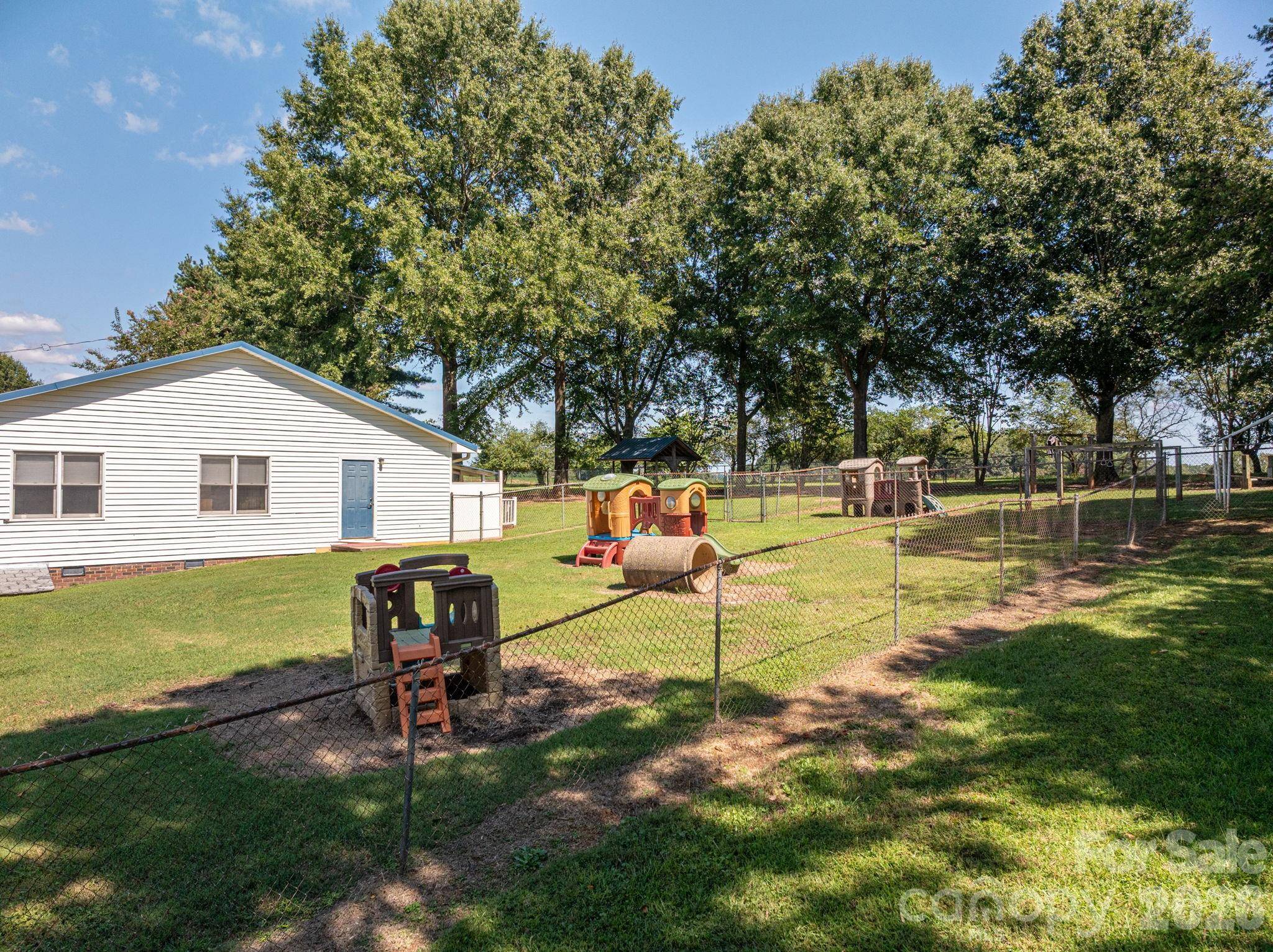 2482 June Bug RD, Vale, NC 28168