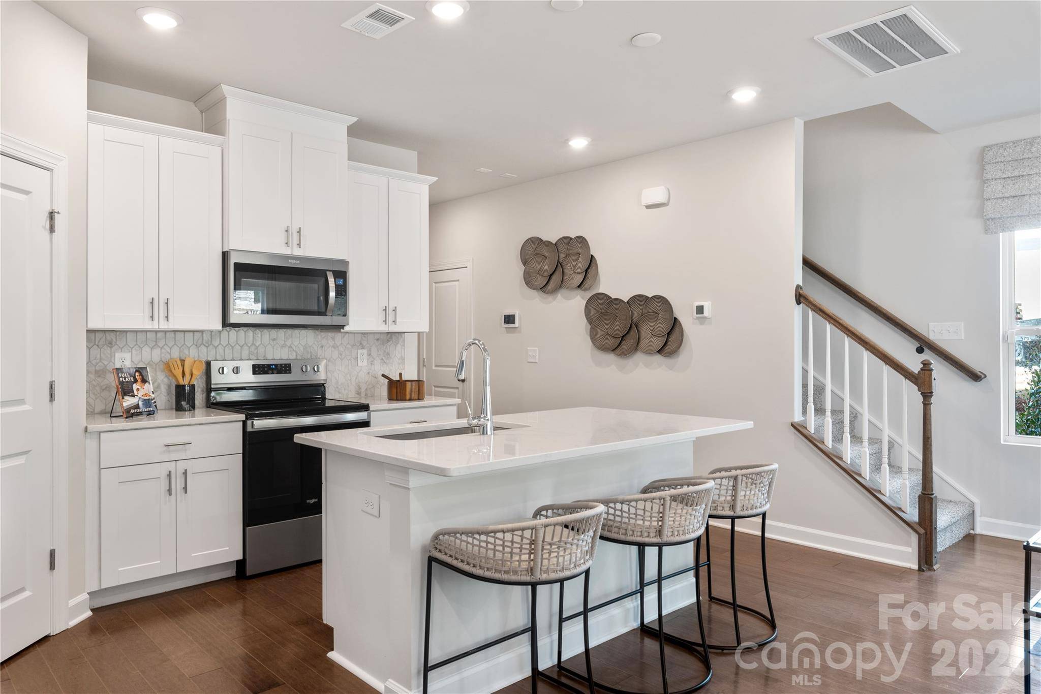 8108 Hidden Springs TRL, Charlotte, NC 28216
