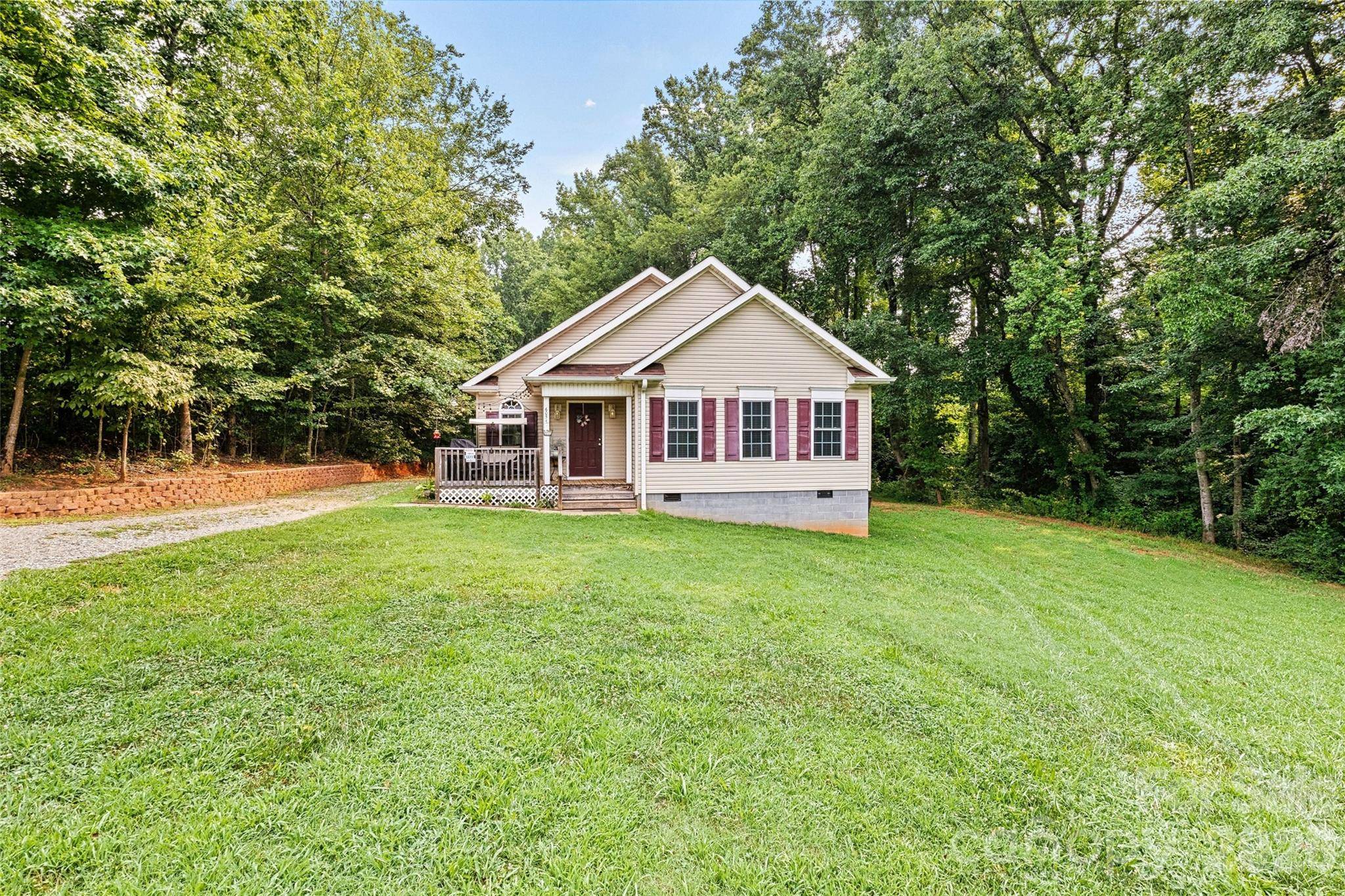 6051 Pointe West LN, Vale, NC 28168
