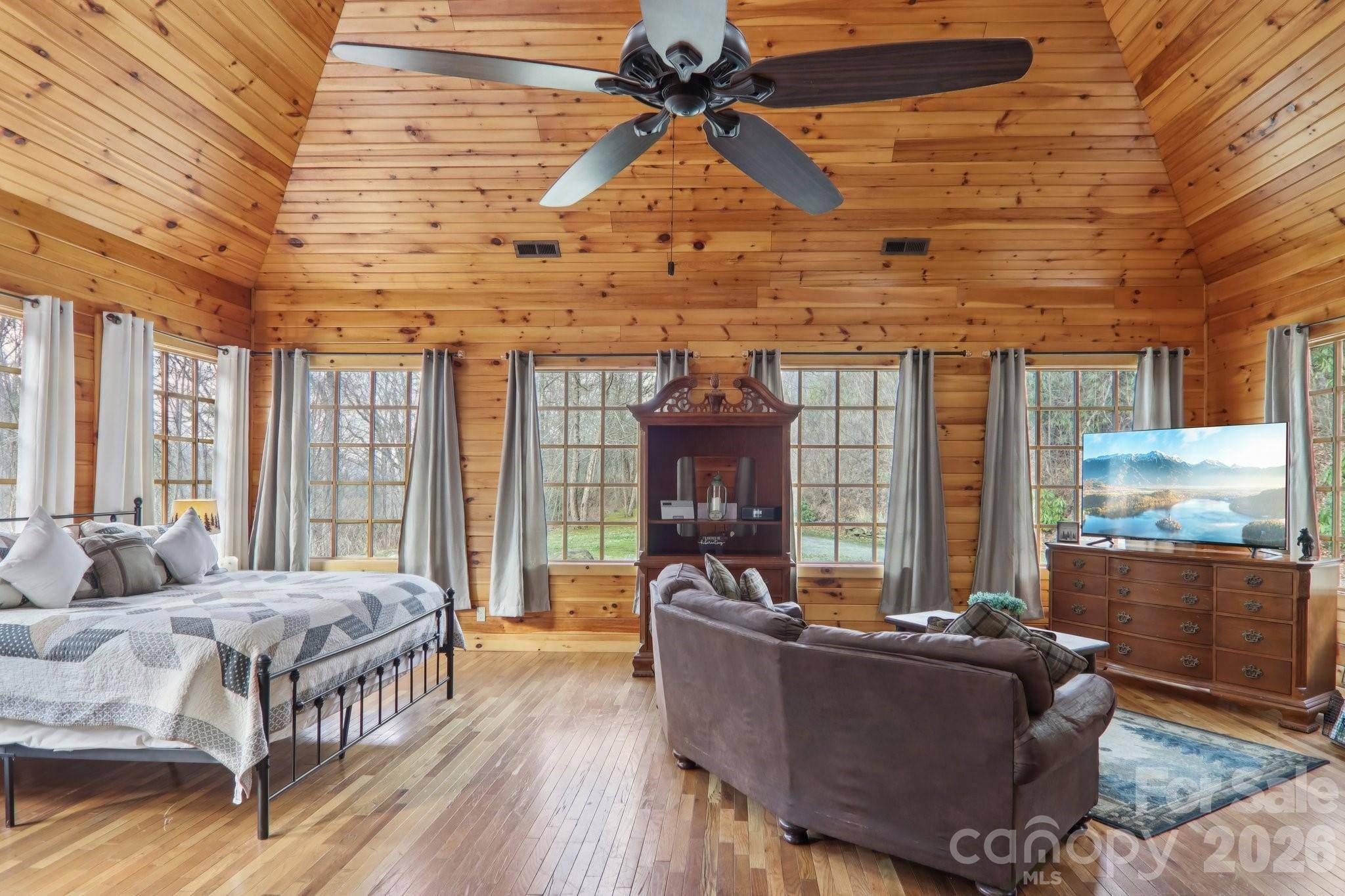 1012 Alarka Highlands DR, Bryson City, NC 28713