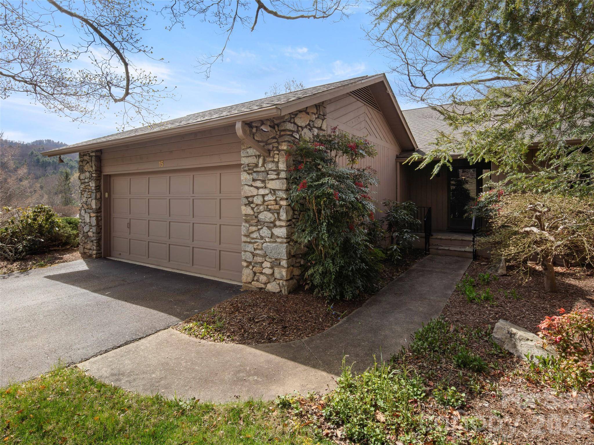 15 Ridge TER, Asheville, NC 28804