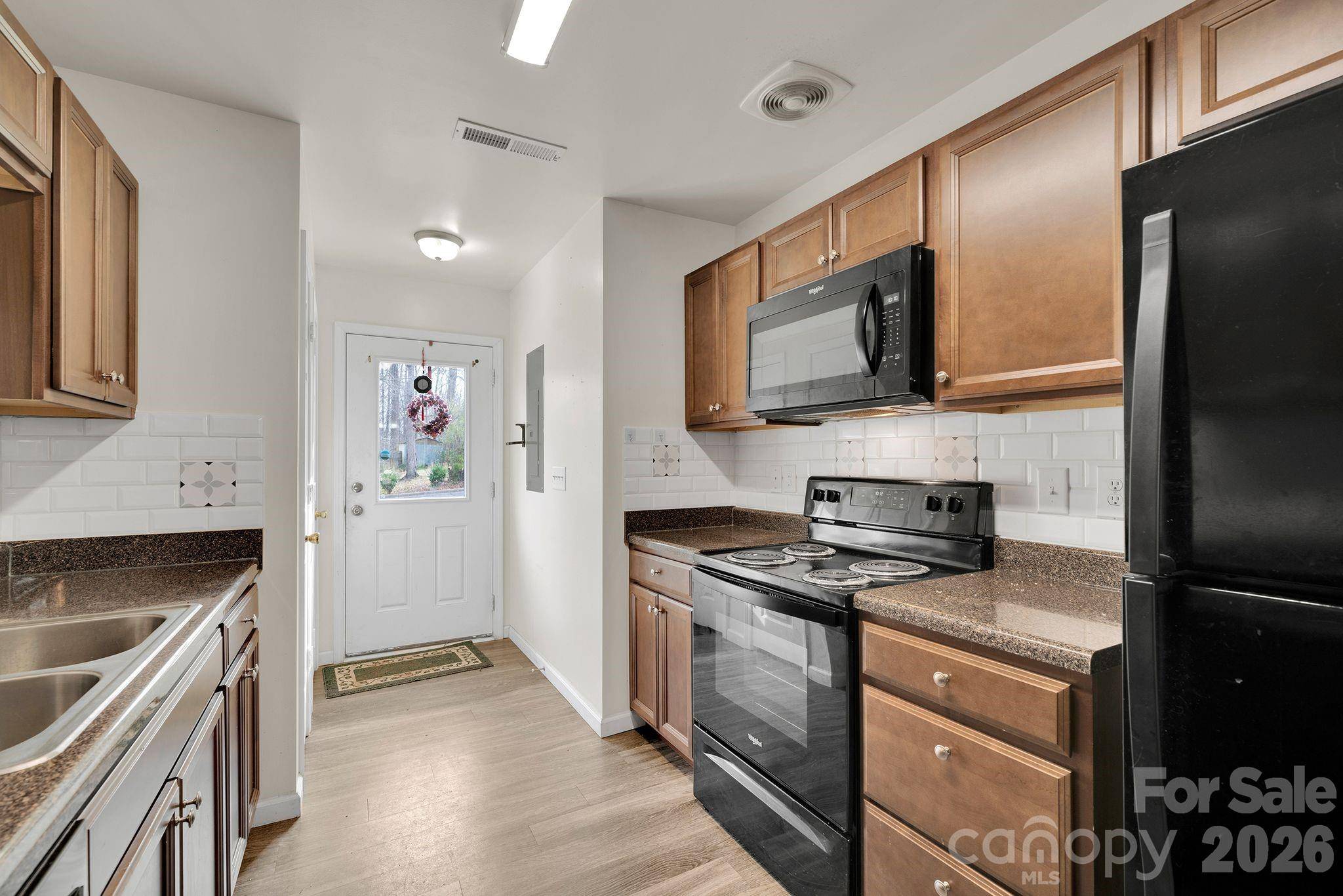 372 E Mills AVE, Mooresville, NC 28115