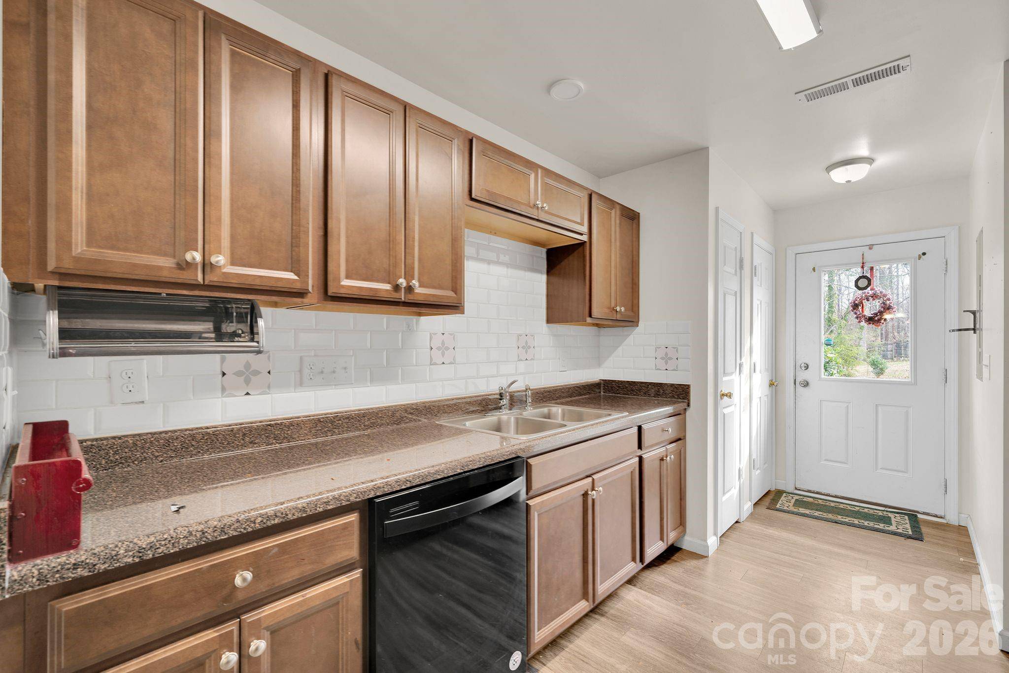 372 E Mills AVE, Mooresville, NC 28115