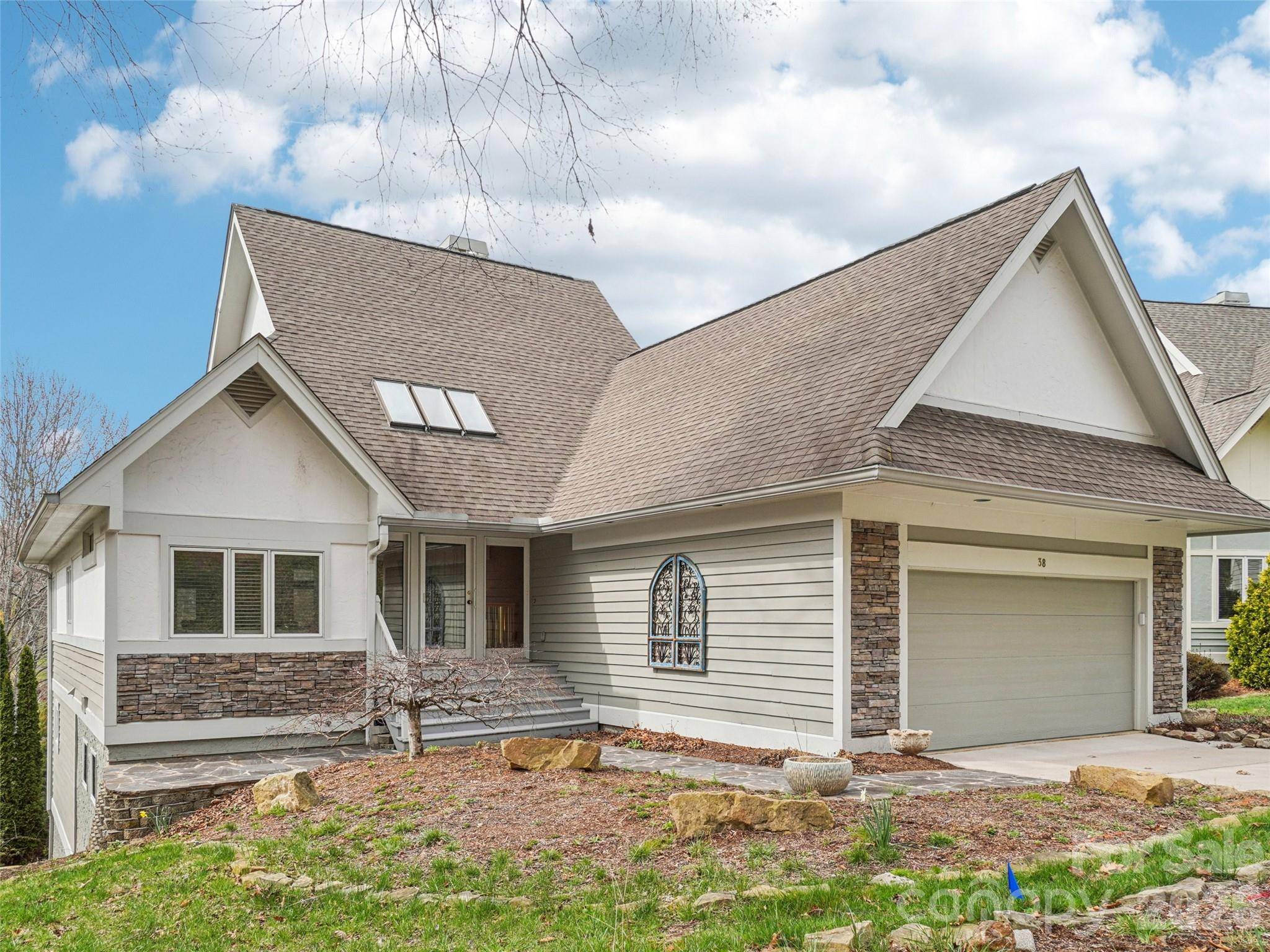 38 Highland Pointe DR, Weaverville, NC 28787