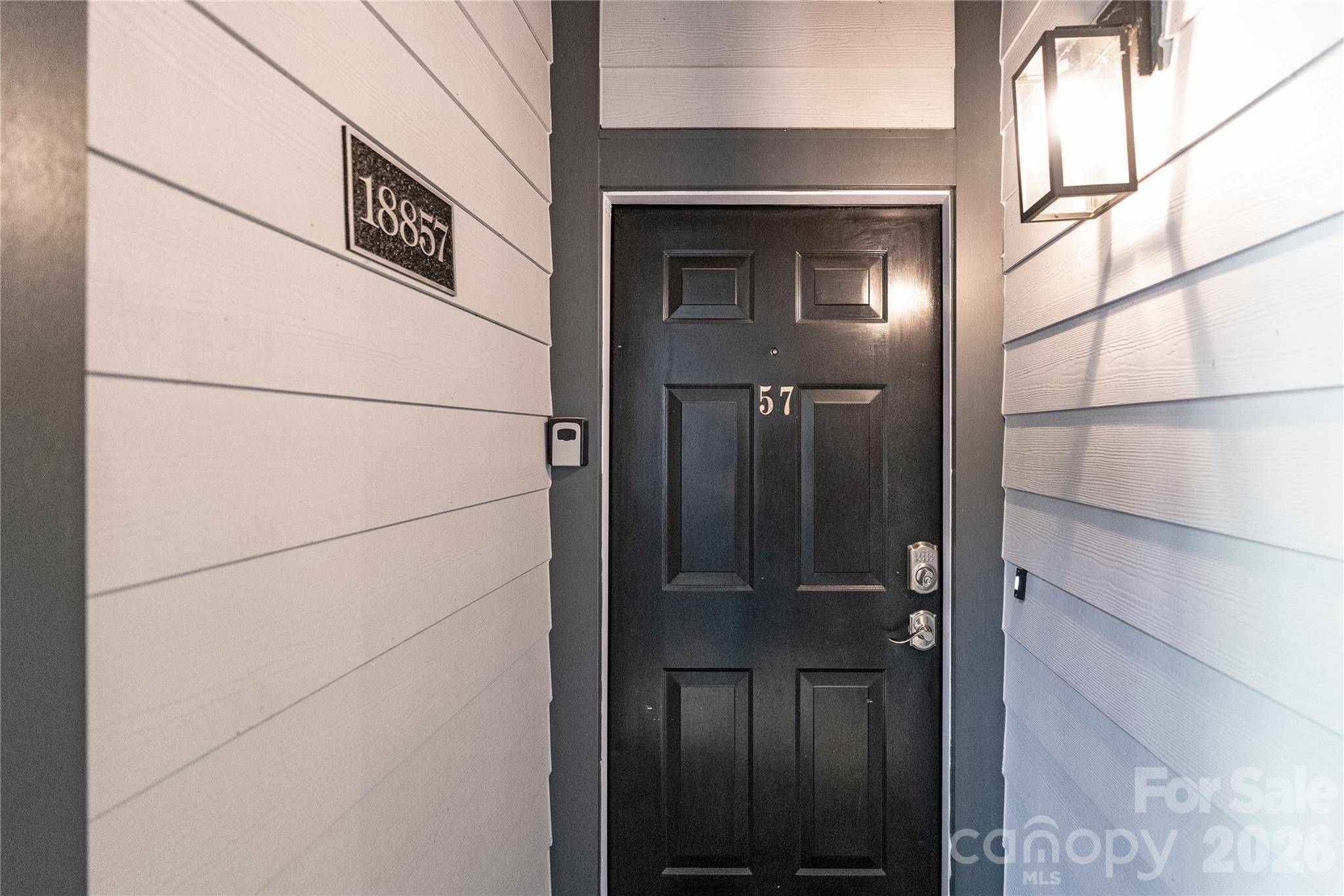 18857 Vineyard Point LN, Cornelius, NC 28031