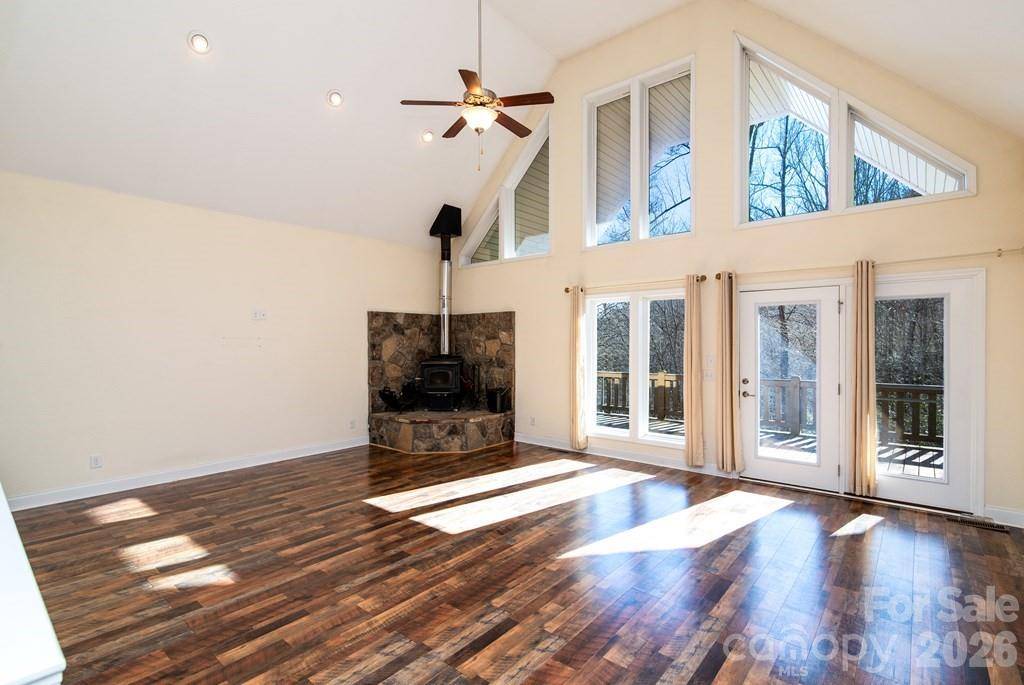 12 Chigger Ridge RD, Sylva, NC 28779