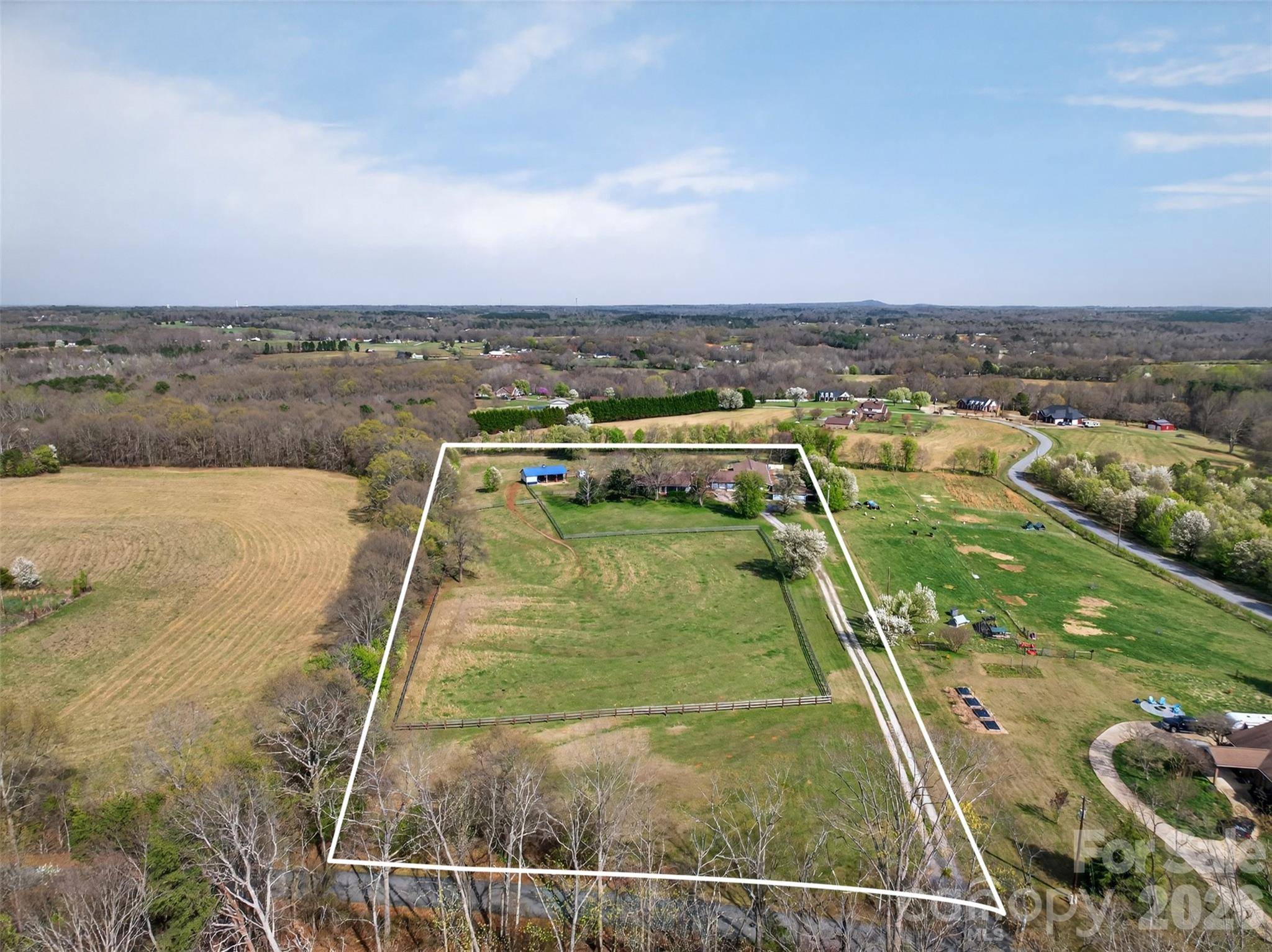 341 Ridings RD, Chesnee, SC 29323