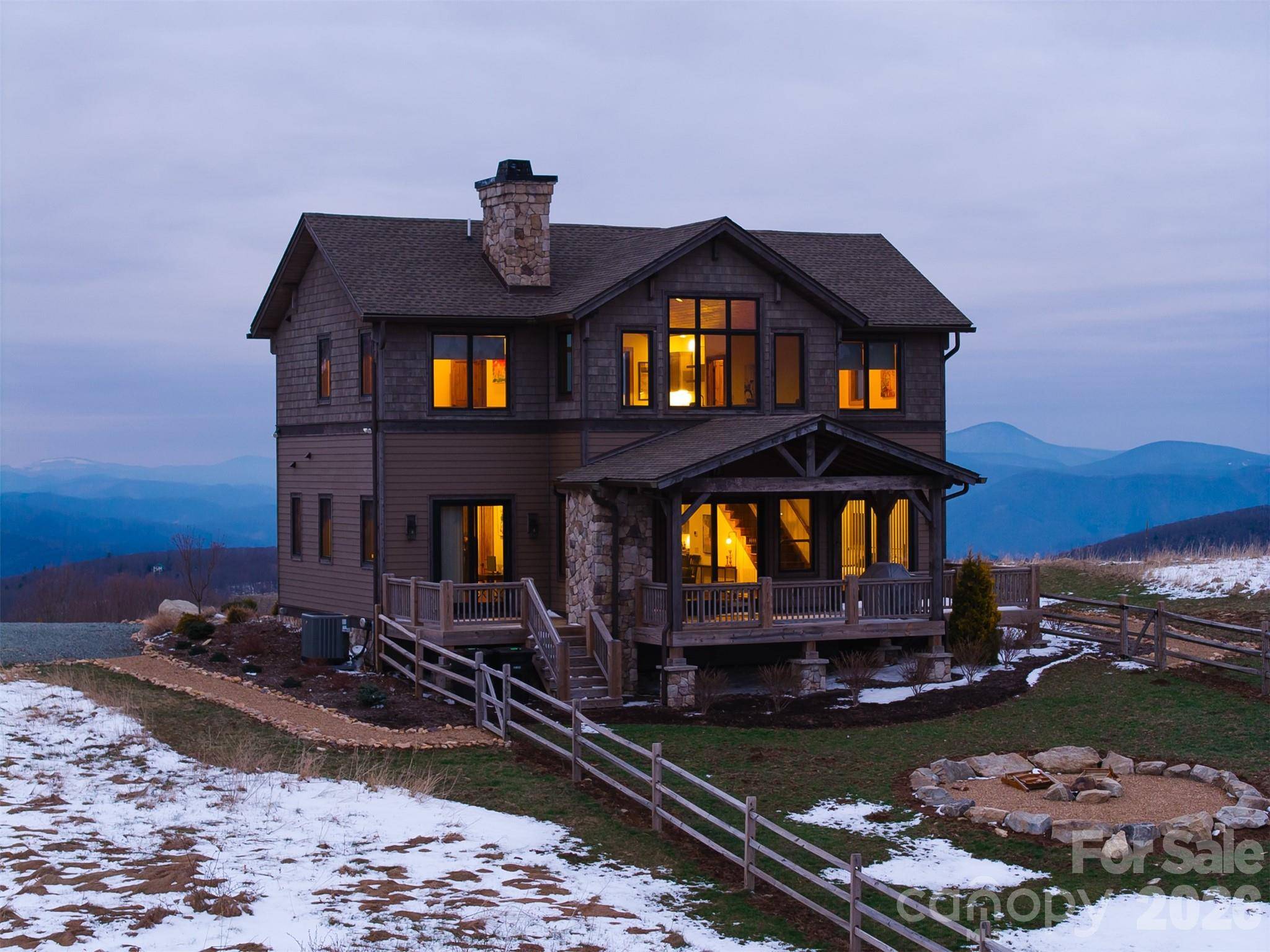 352 Great Sky DR, Banner Elk, NC 28604