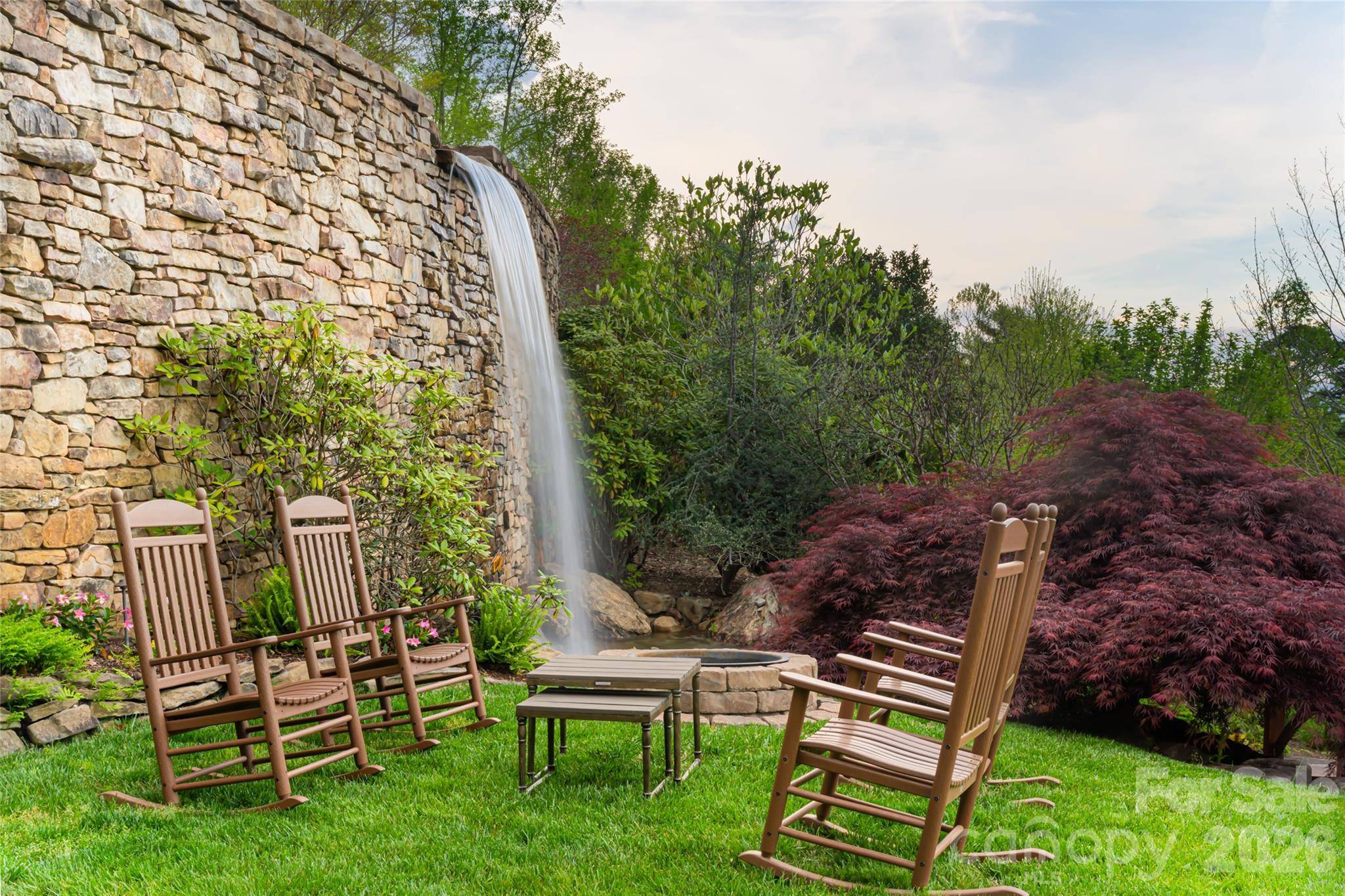 66 N Deerhaven LN, Asheville, NC 28803