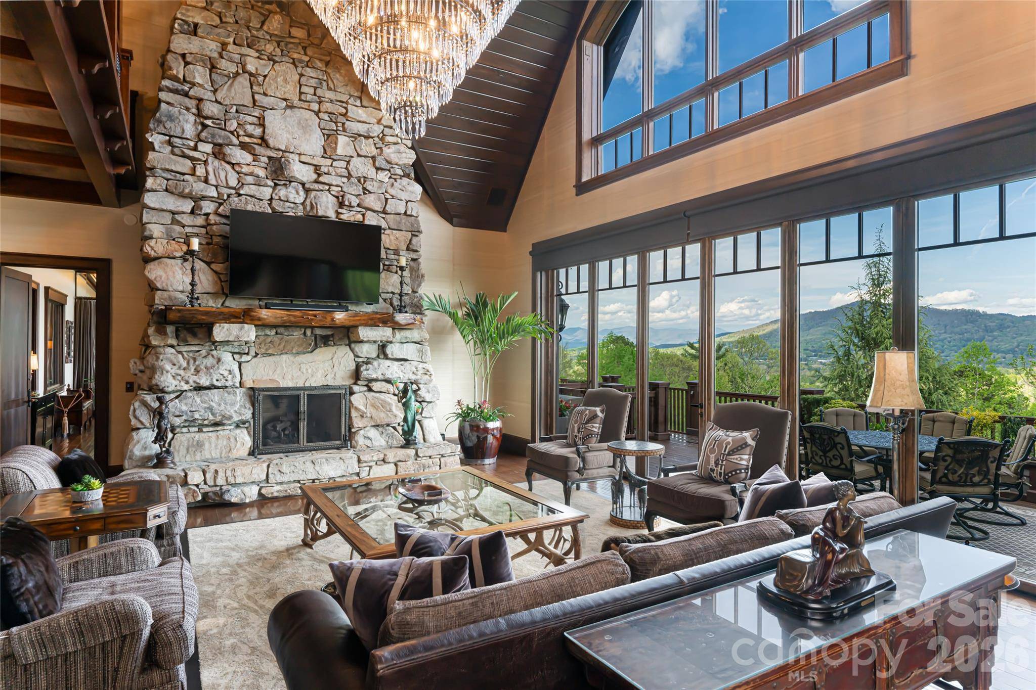 66 N Deerhaven LN, Asheville, NC 28803