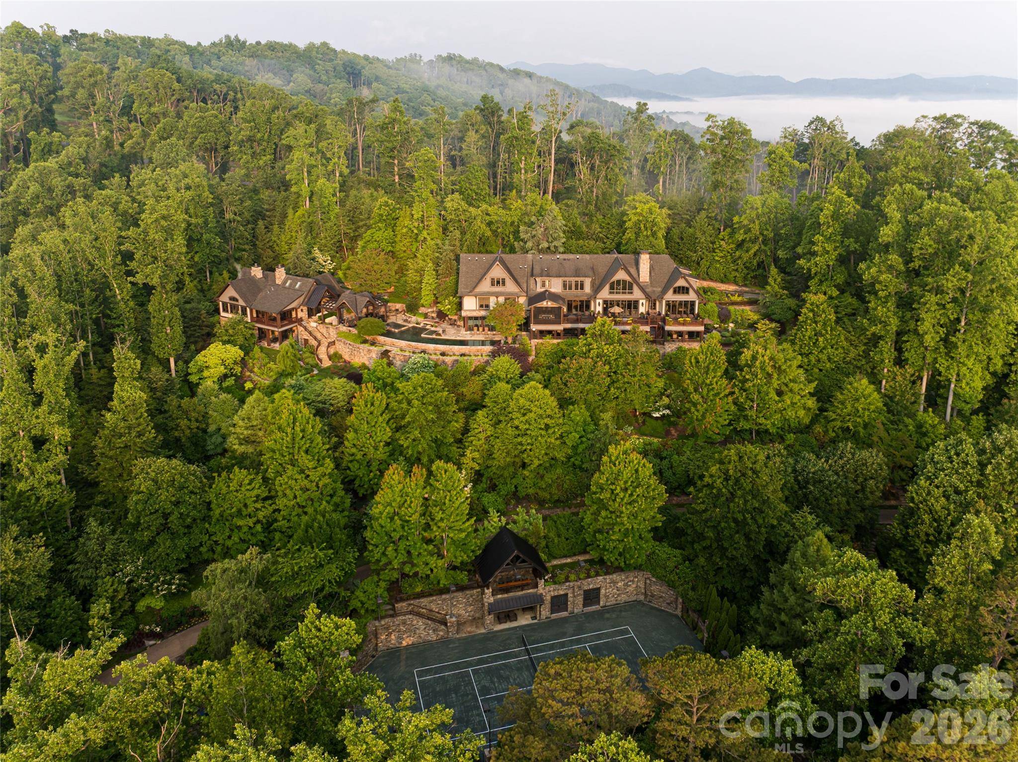 66 N Deerhaven LN, Asheville, NC 28803