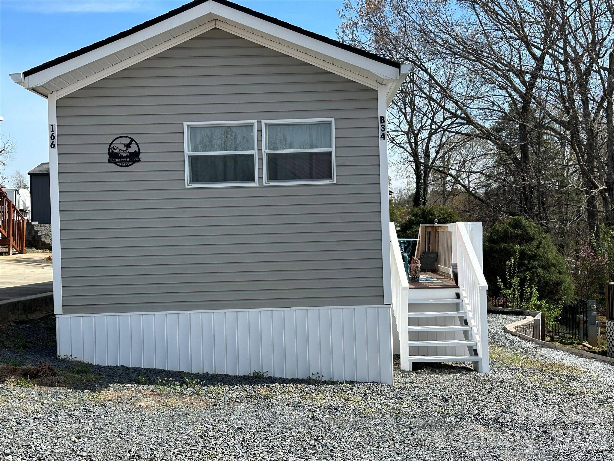 166 Eagle DR, New London, NC 28127