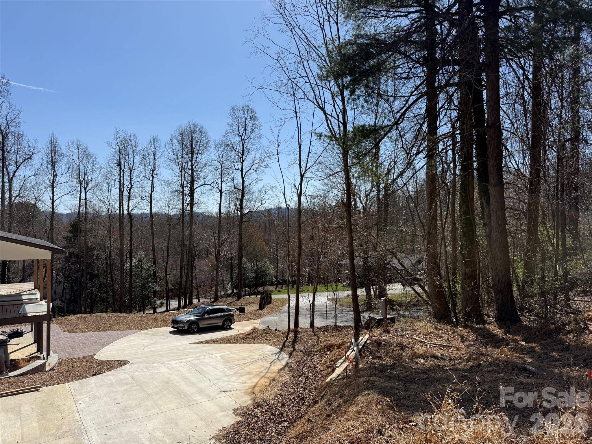 3 Fawn Turn LN, Hendersonville, NC 28739
