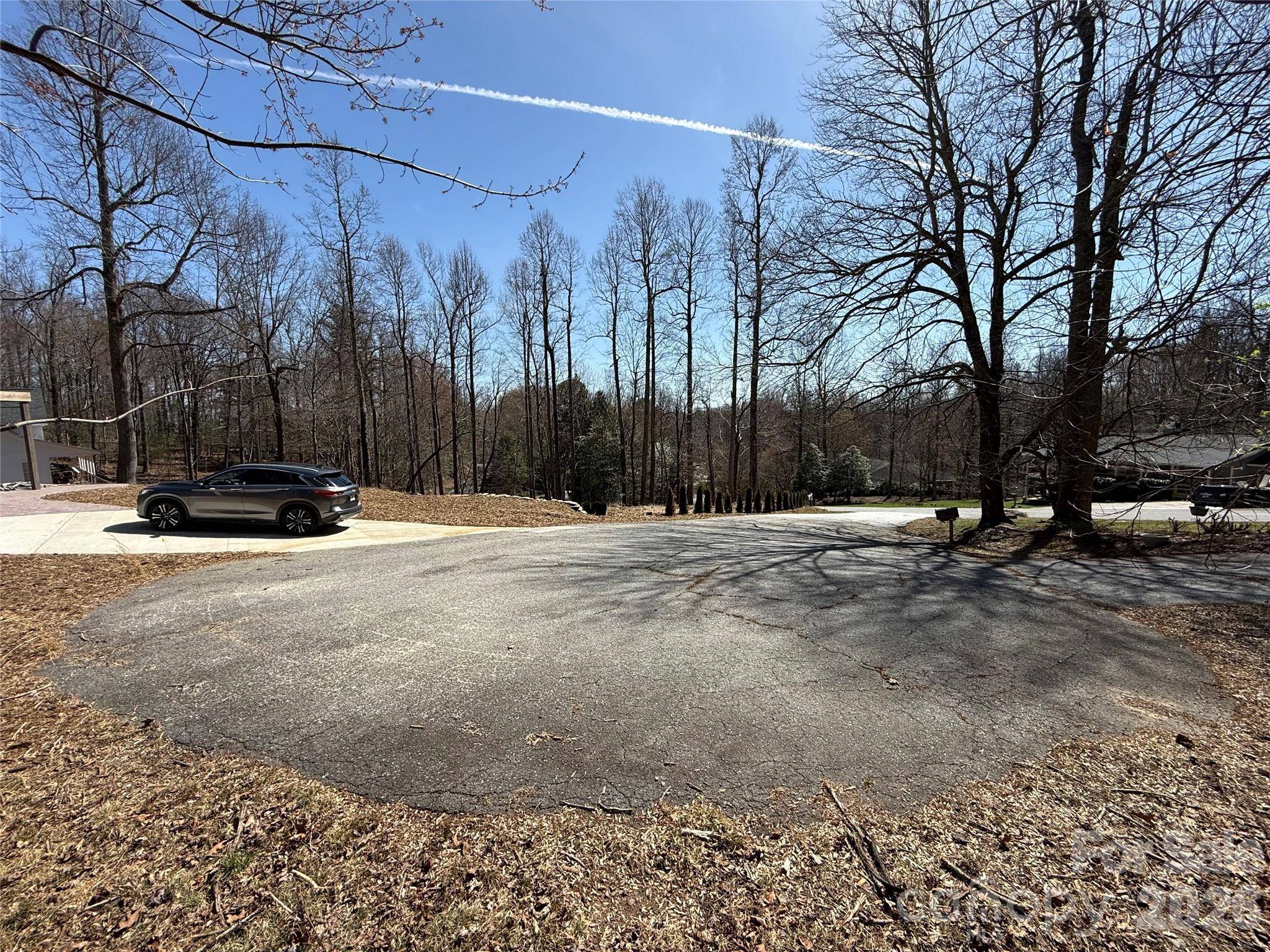 3 Fawn Turn LN, Hendersonville, NC 28739