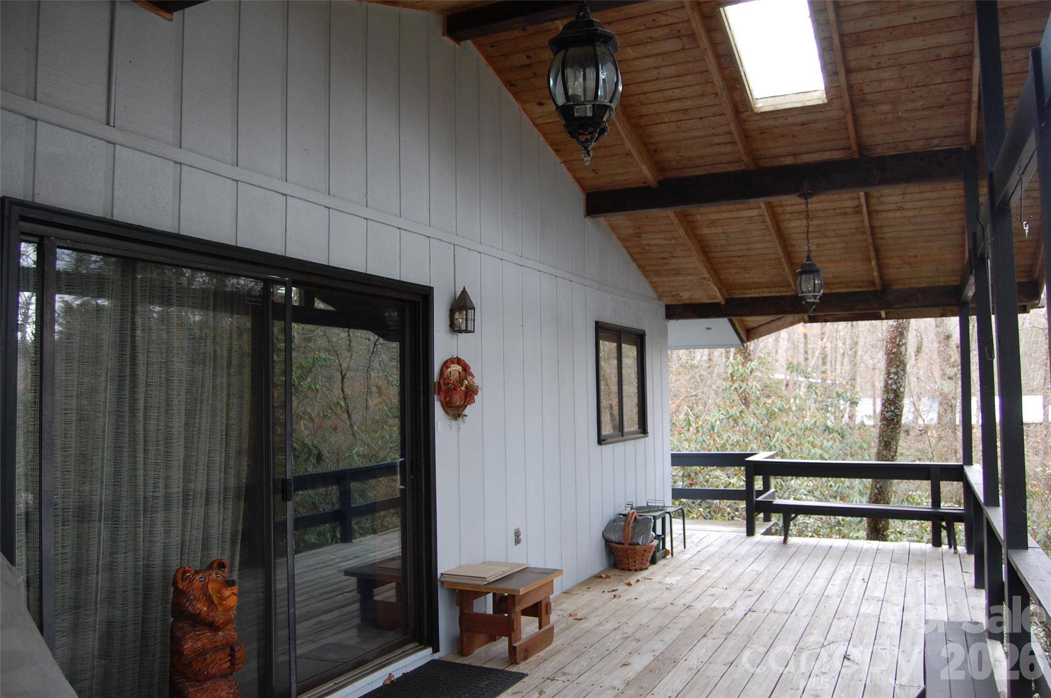 202 Knoll CIR, Newland, NC 28657