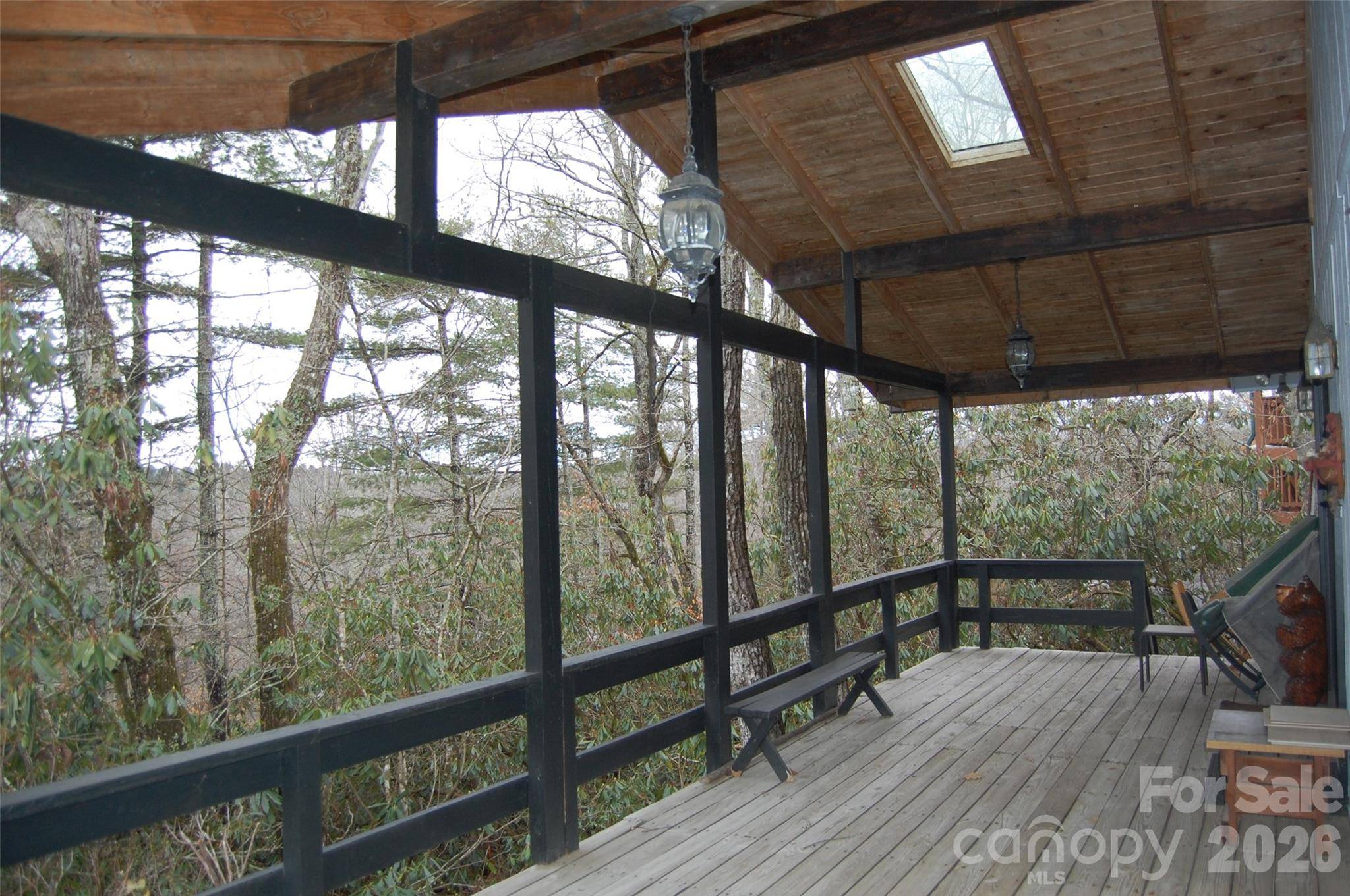 202 Knoll CIR, Newland, NC 28657