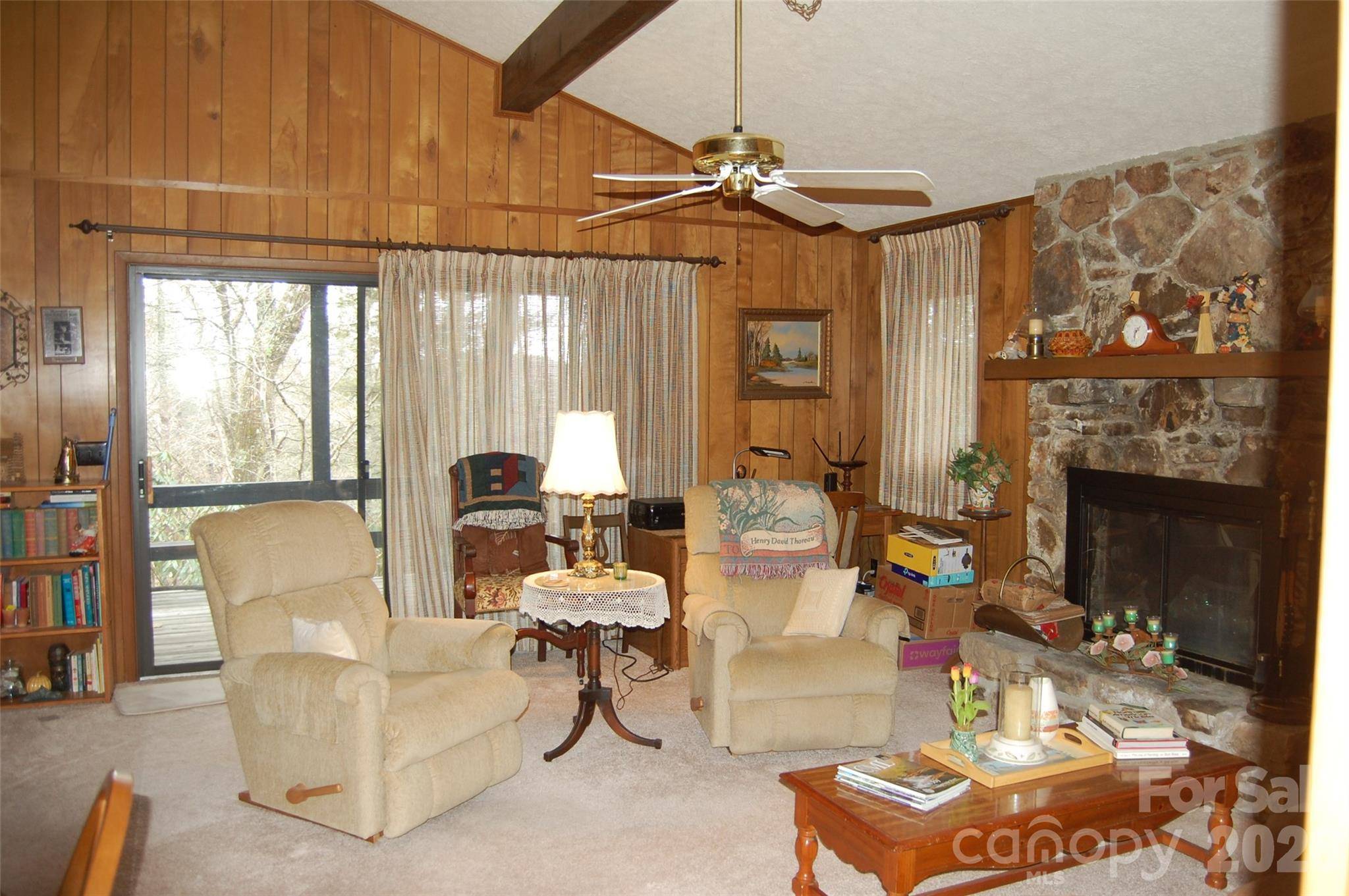 202 Knoll CIR, Newland, NC 28657