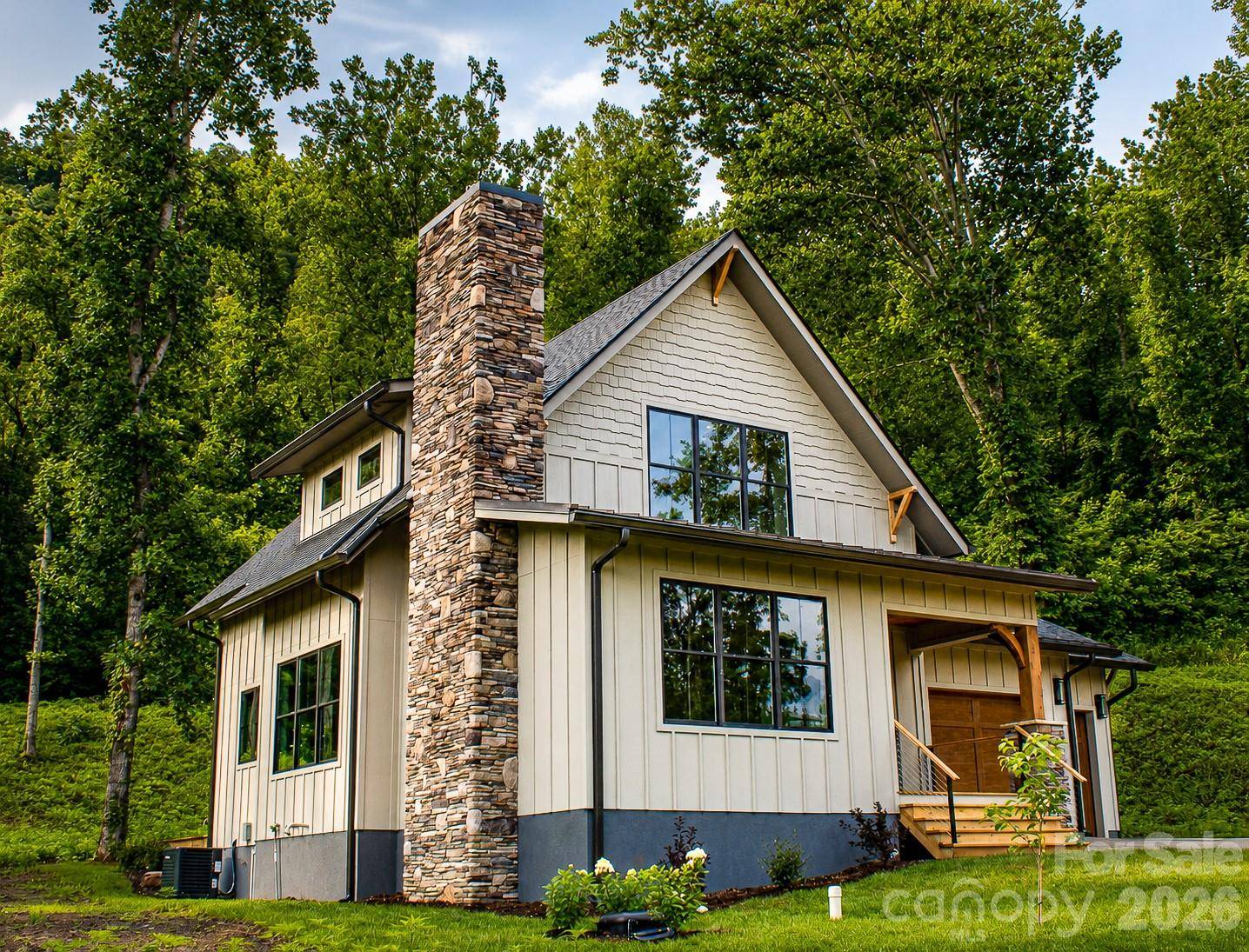 100 Bear Tree CV, Canton, NC 28716
