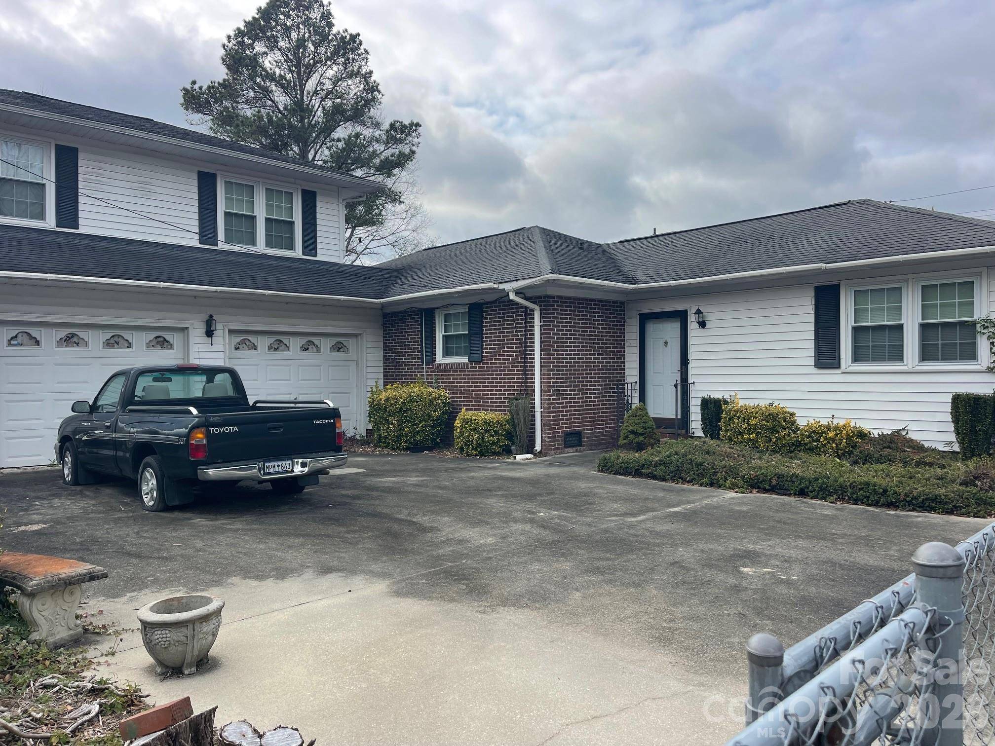 1529 W Market ST, Cheraw, SC 29520