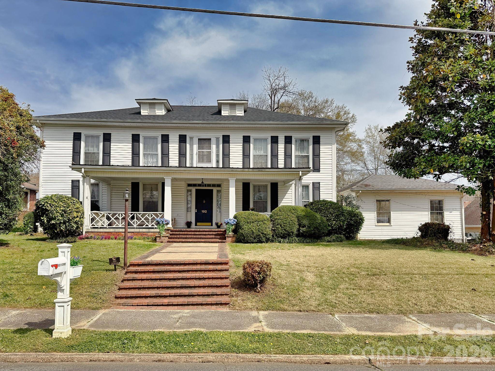 192 W Court ST, Rutherfordton, NC 28139