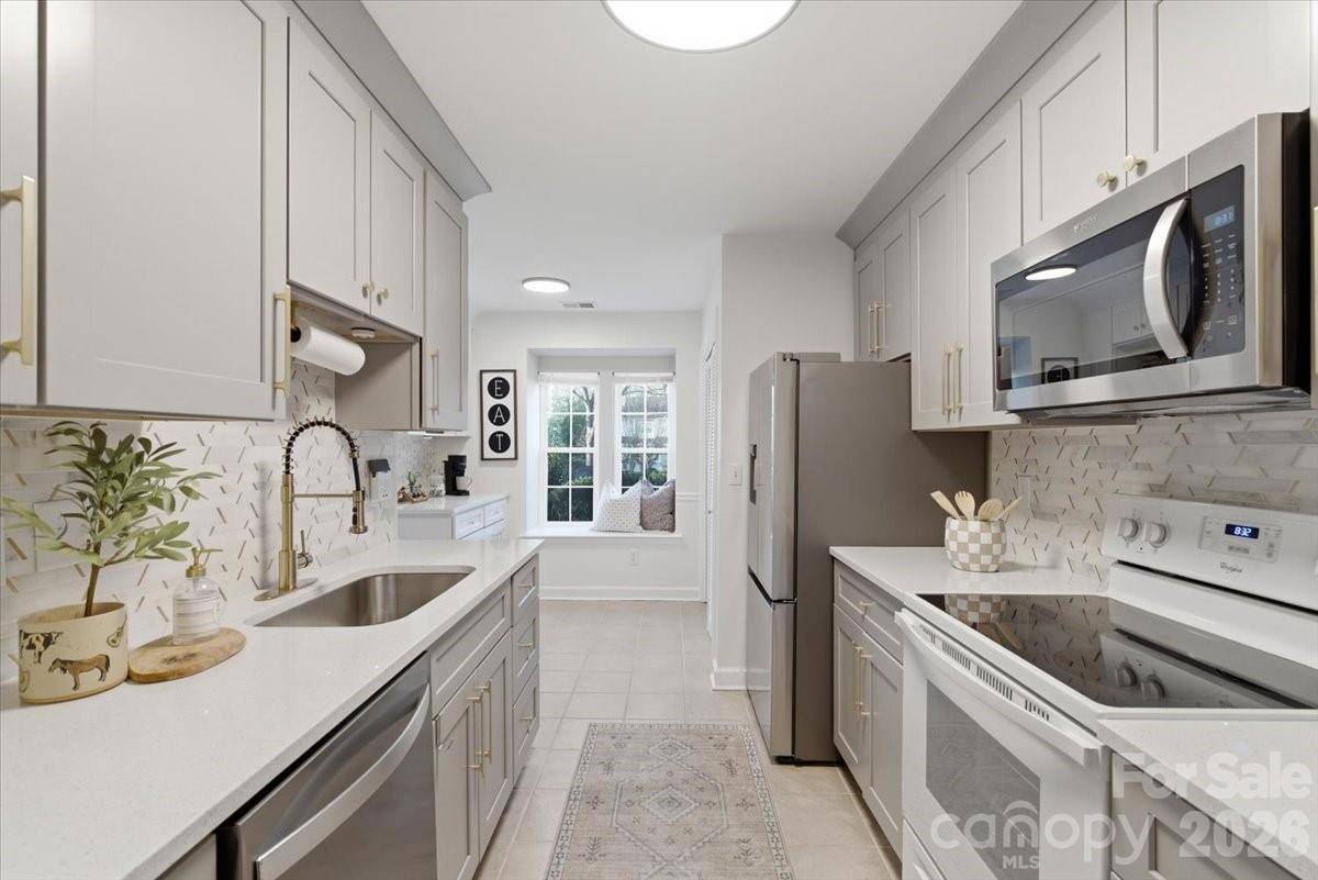 2705 New Hamlin WAY, Charlotte, NC 28210
