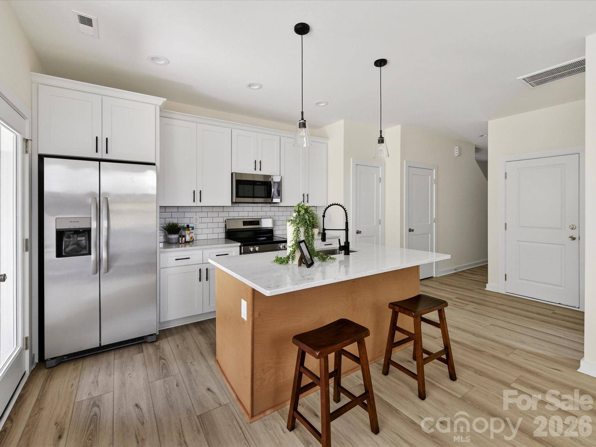 651 Stillgreen LN, Charlotte, NC 28214