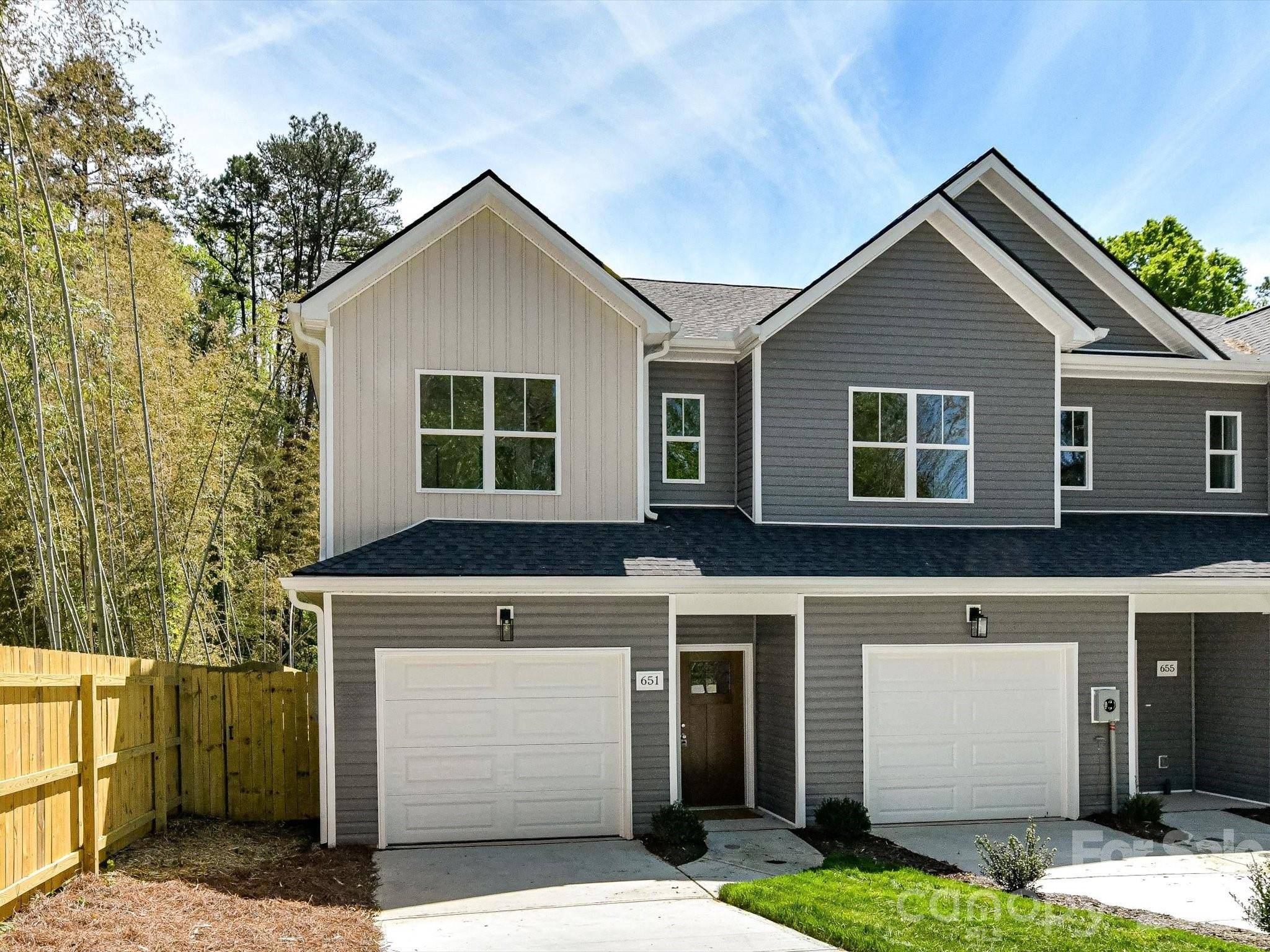 651 Stillgreen LN, Charlotte, NC 28214