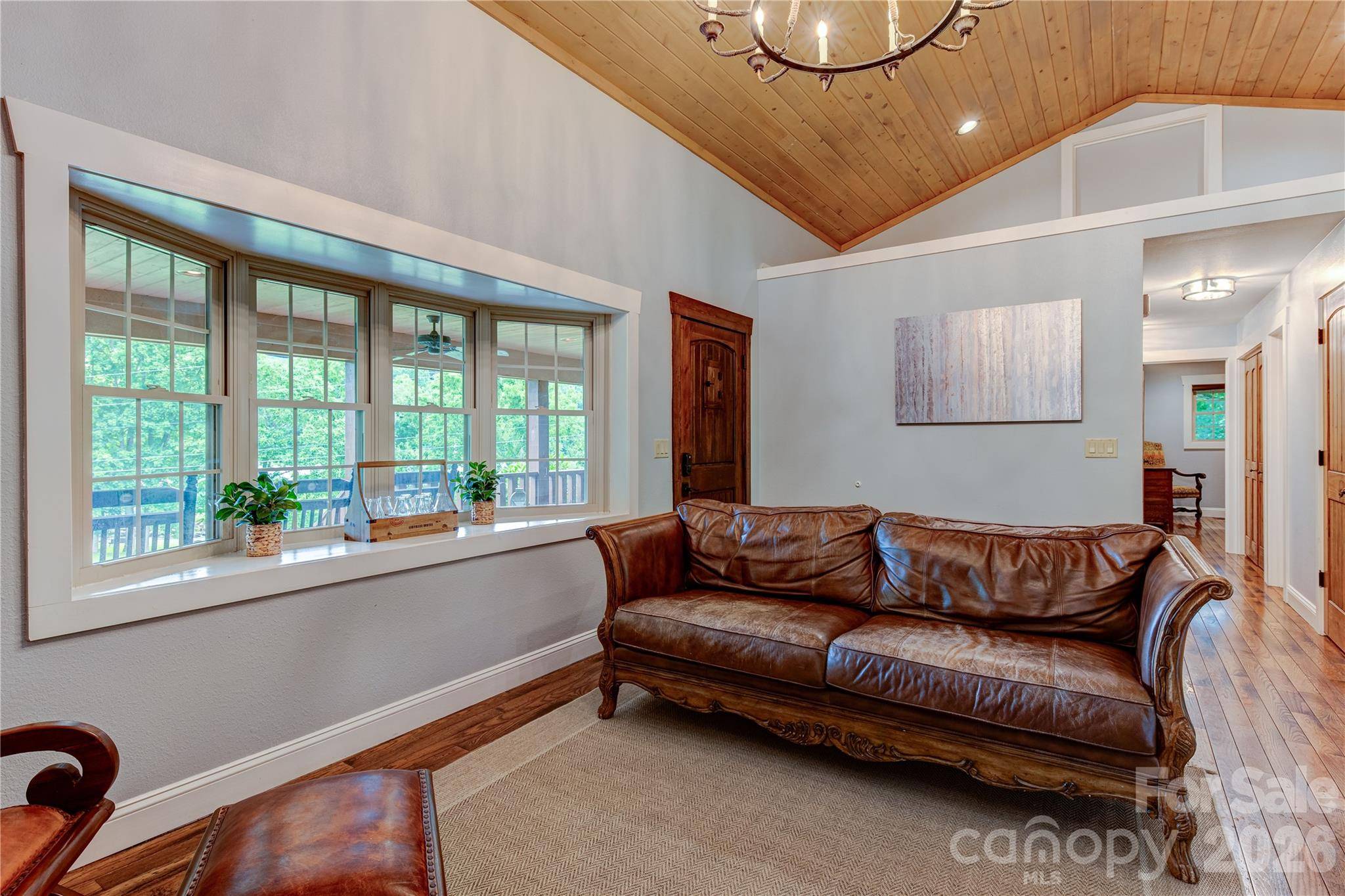 97 Circle E Ranch RD, Burnsville, NC 28714