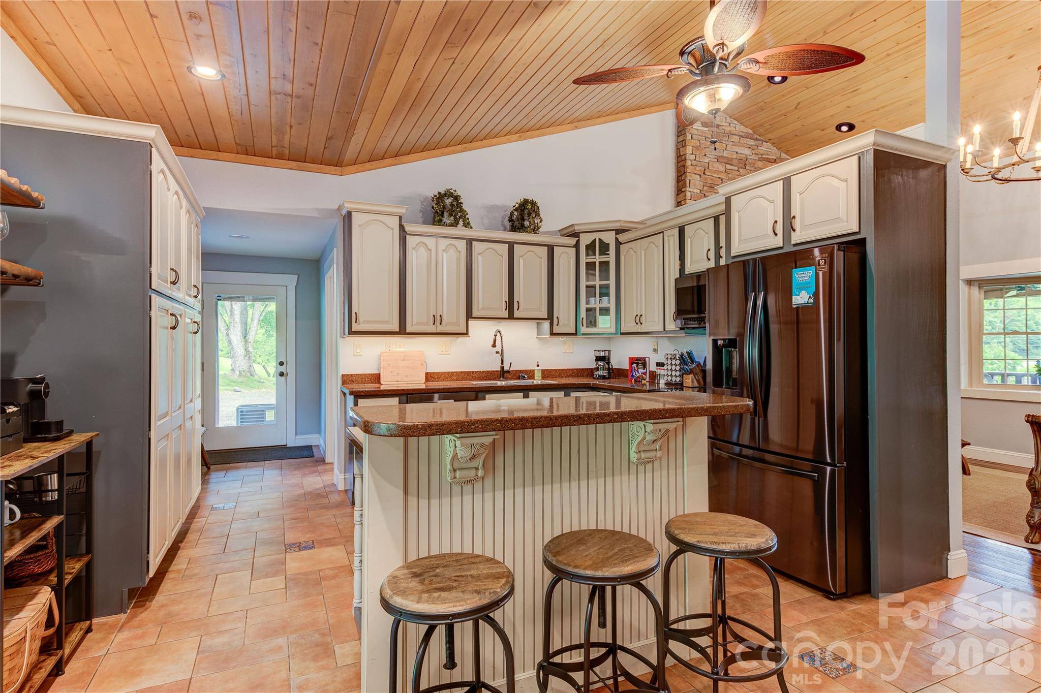 97 Circle E Ranch RD, Burnsville, NC 28714
