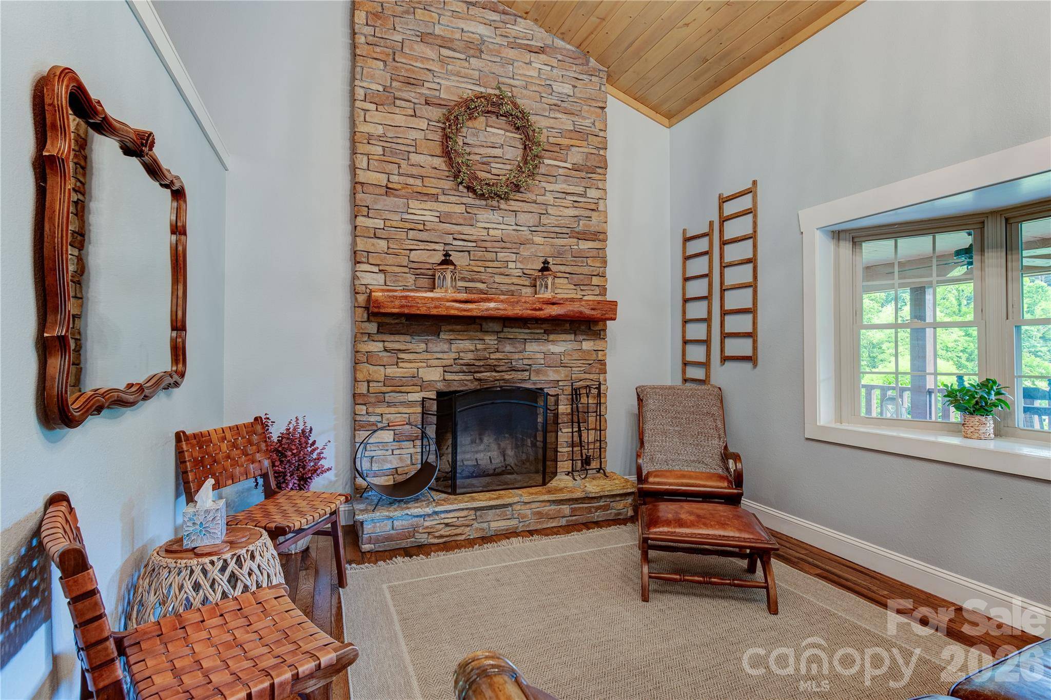 97 Circle E Ranch RD, Burnsville, NC 28714