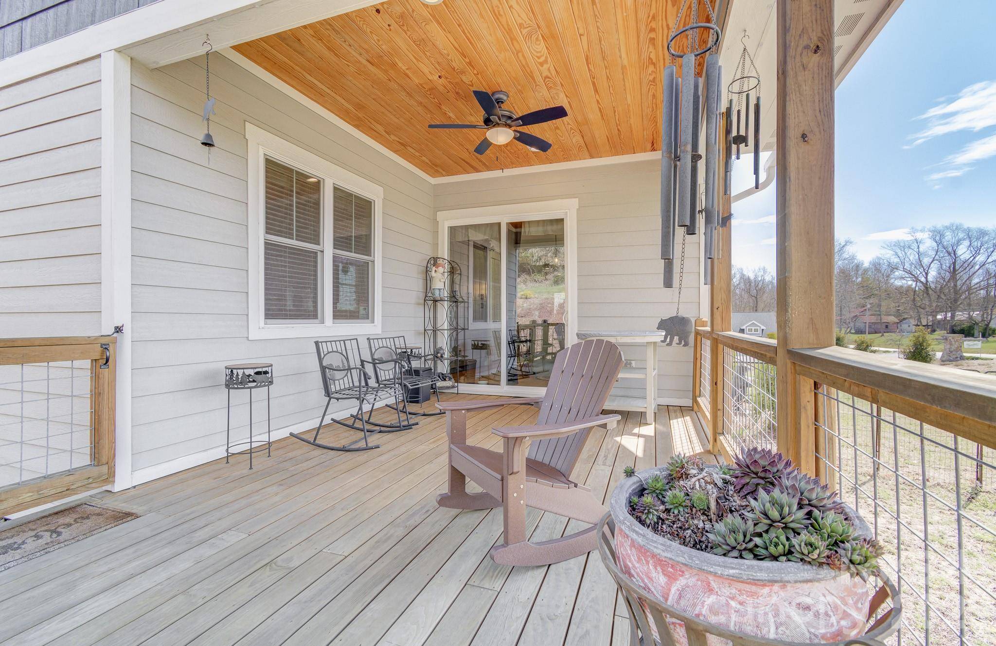 35 Cider Hill LN, Hendersonville, NC 28792