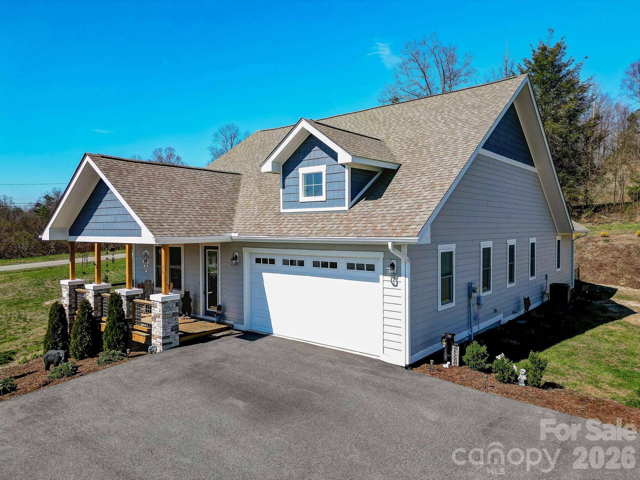 35 Cider Hill LN, Hendersonville, NC 28792