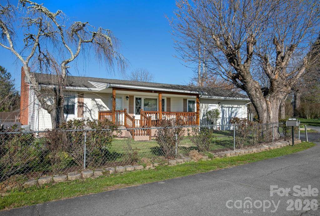 34 Sunset DR, Brevard, NC 28712
