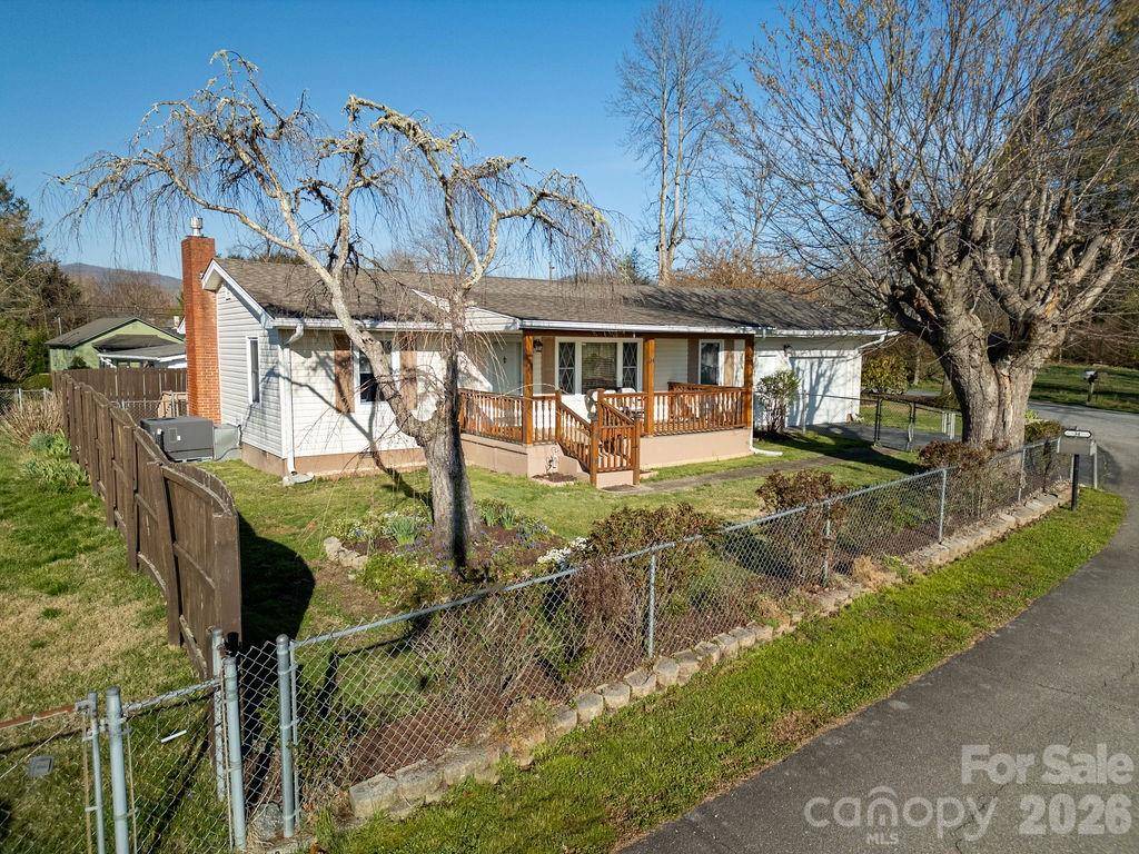 34 Sunset DR, Brevard, NC 28712