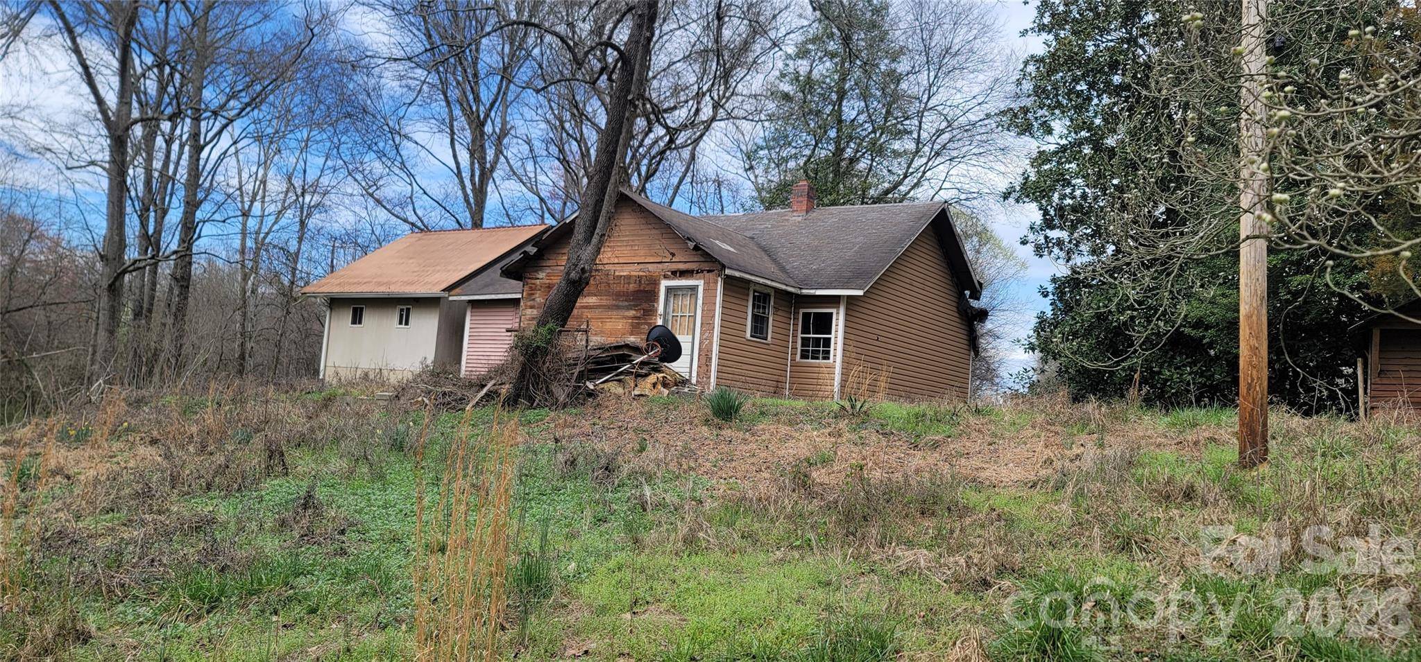 1939 River RD, Lincolnton, NC 28092