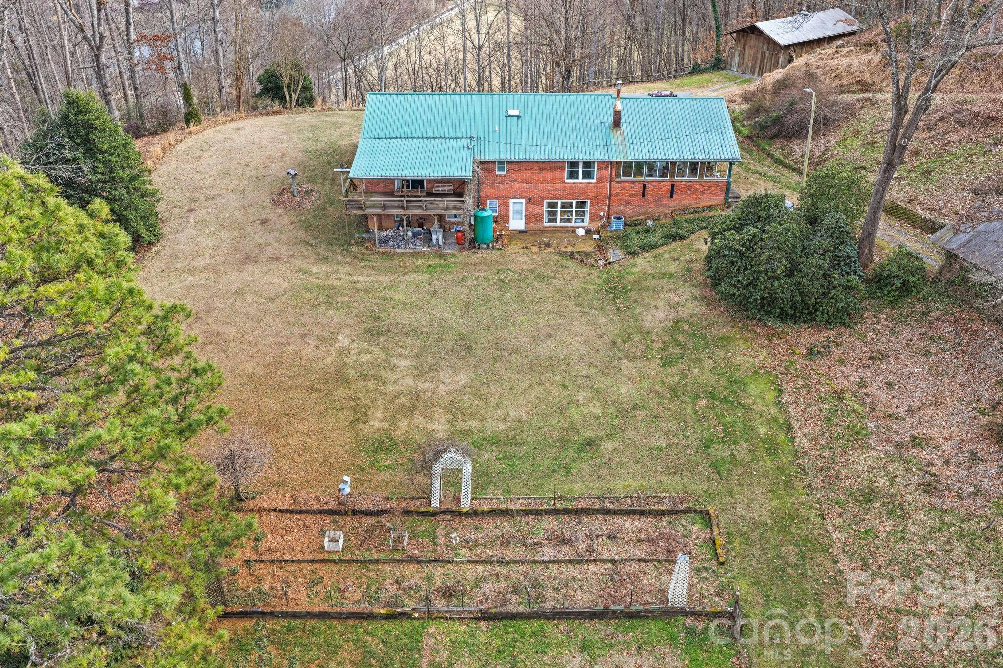 470 Ela LN, Bryson City, NC 28713