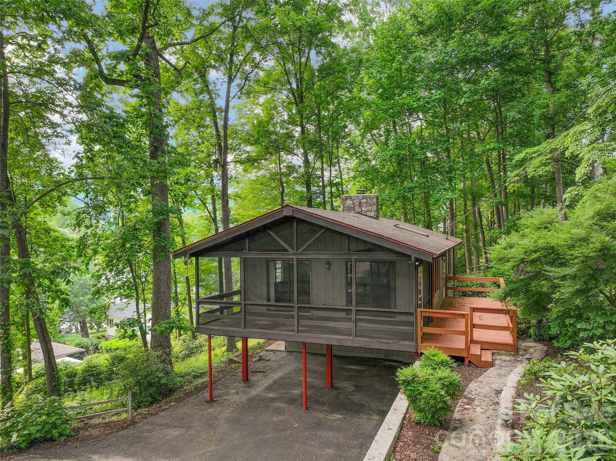 436 Crum DR, Lake Junaluska, NC 28745