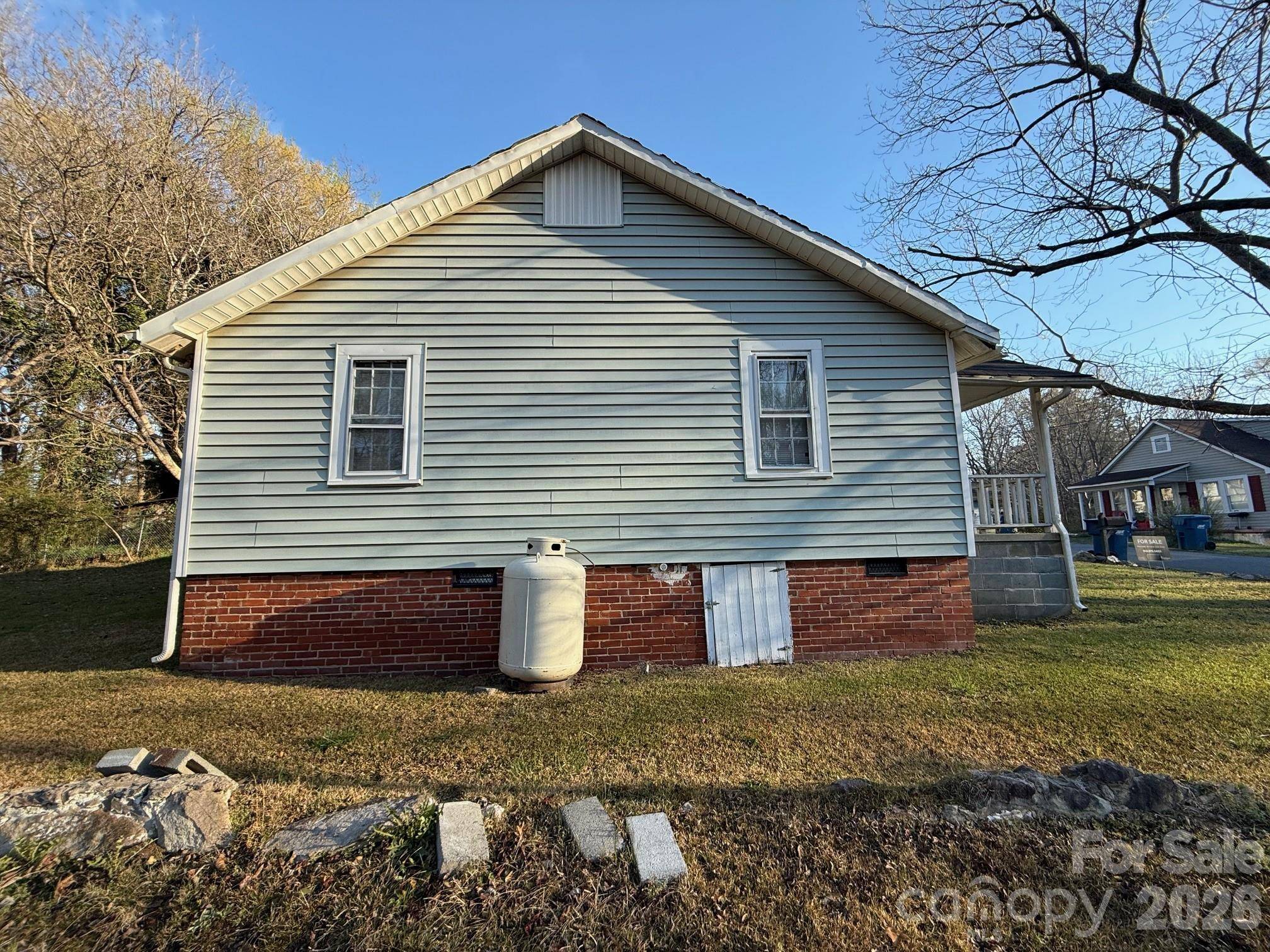 624 Blue ST, Troy, NC 27371