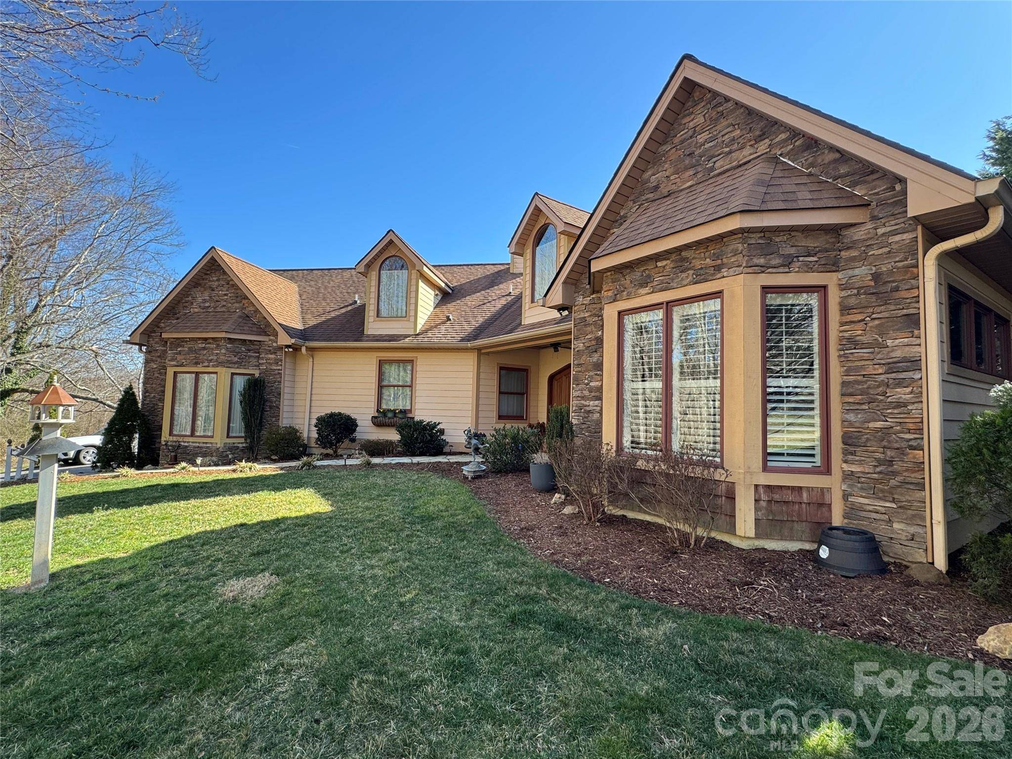 628 Vista Falls RD, Mills River, NC 28759