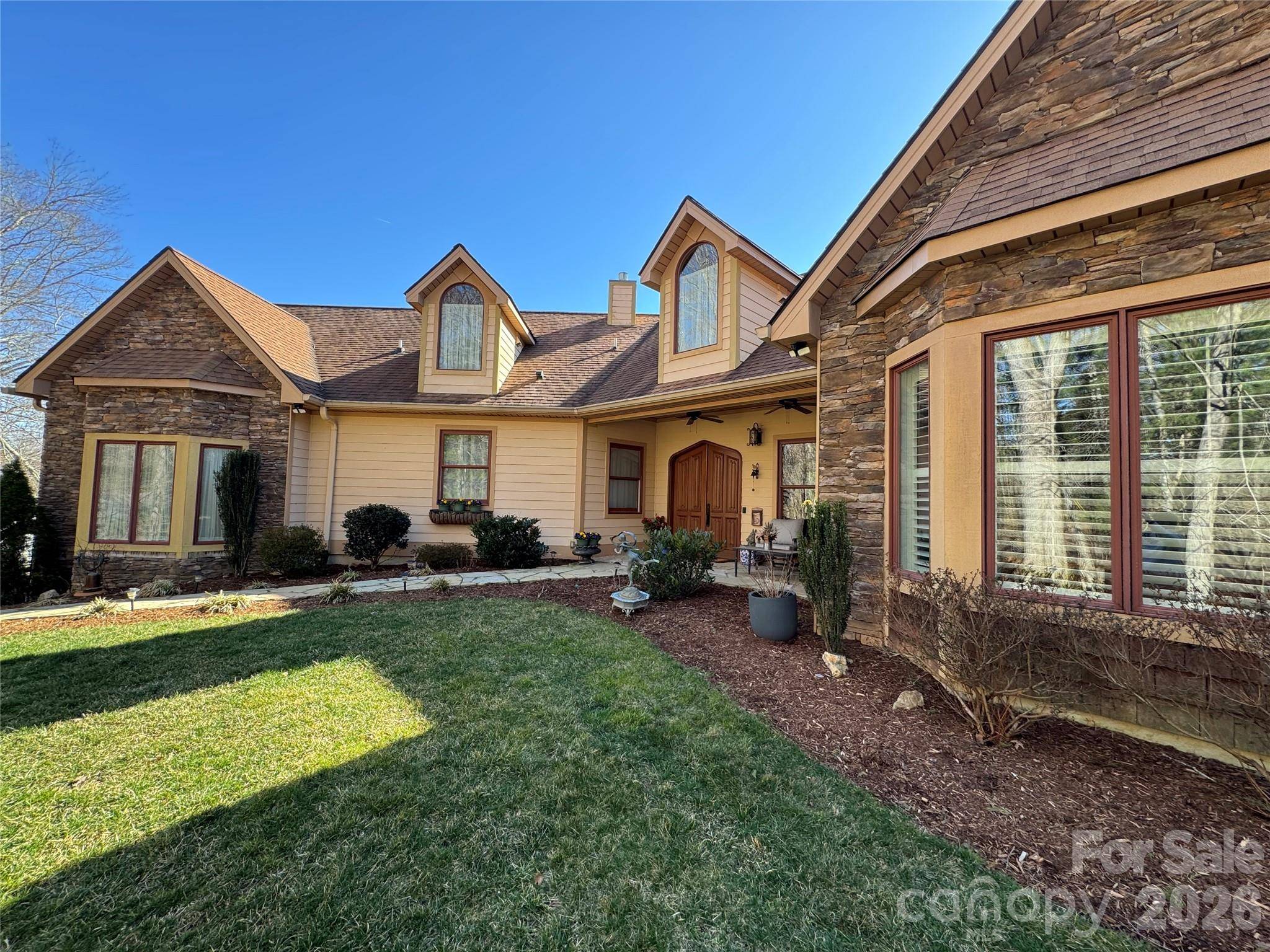628 Vista Falls RD, Mills River, NC 28759