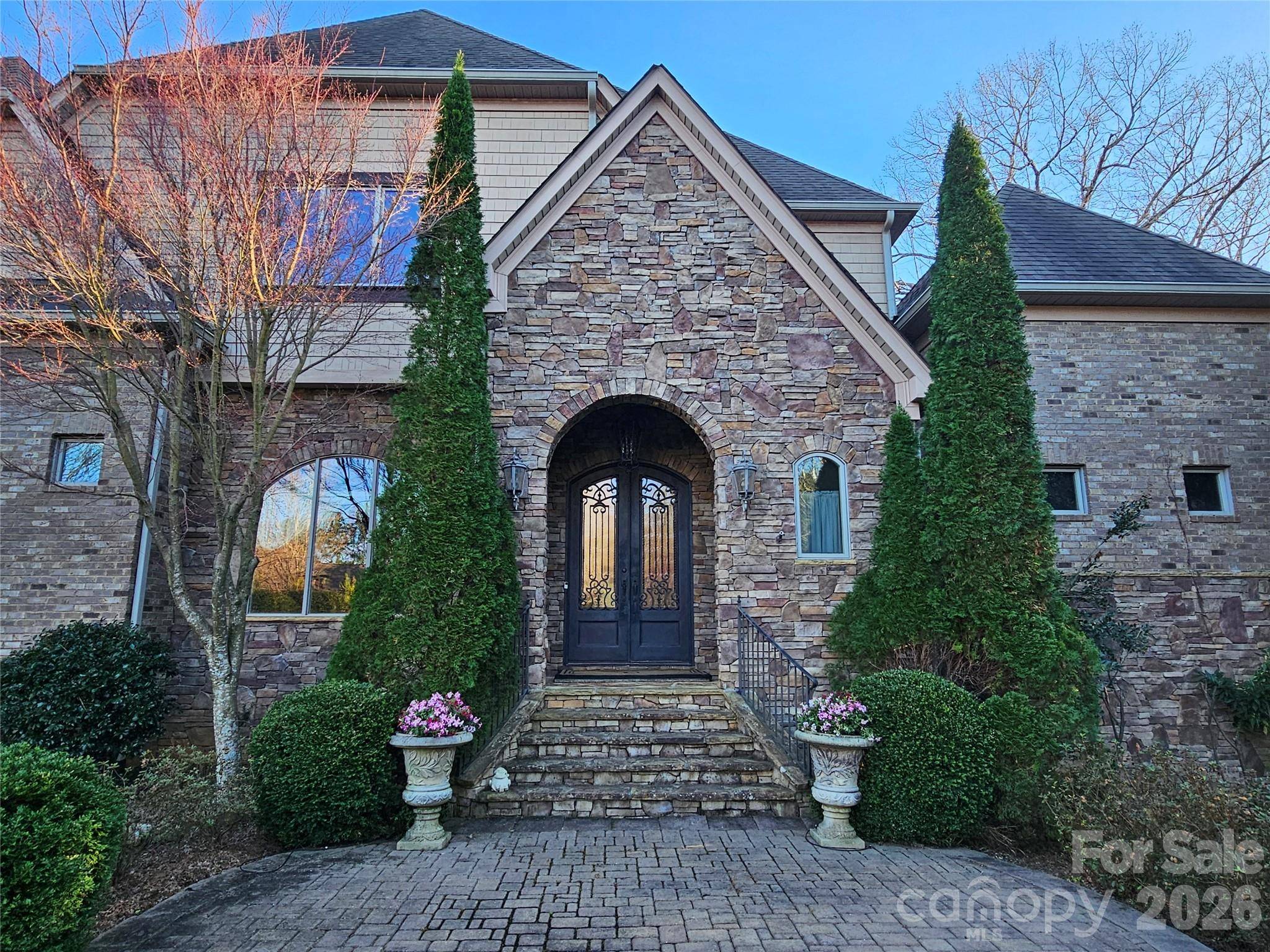 9222 Woodhall Lake DR, Waxhaw, NC 28173