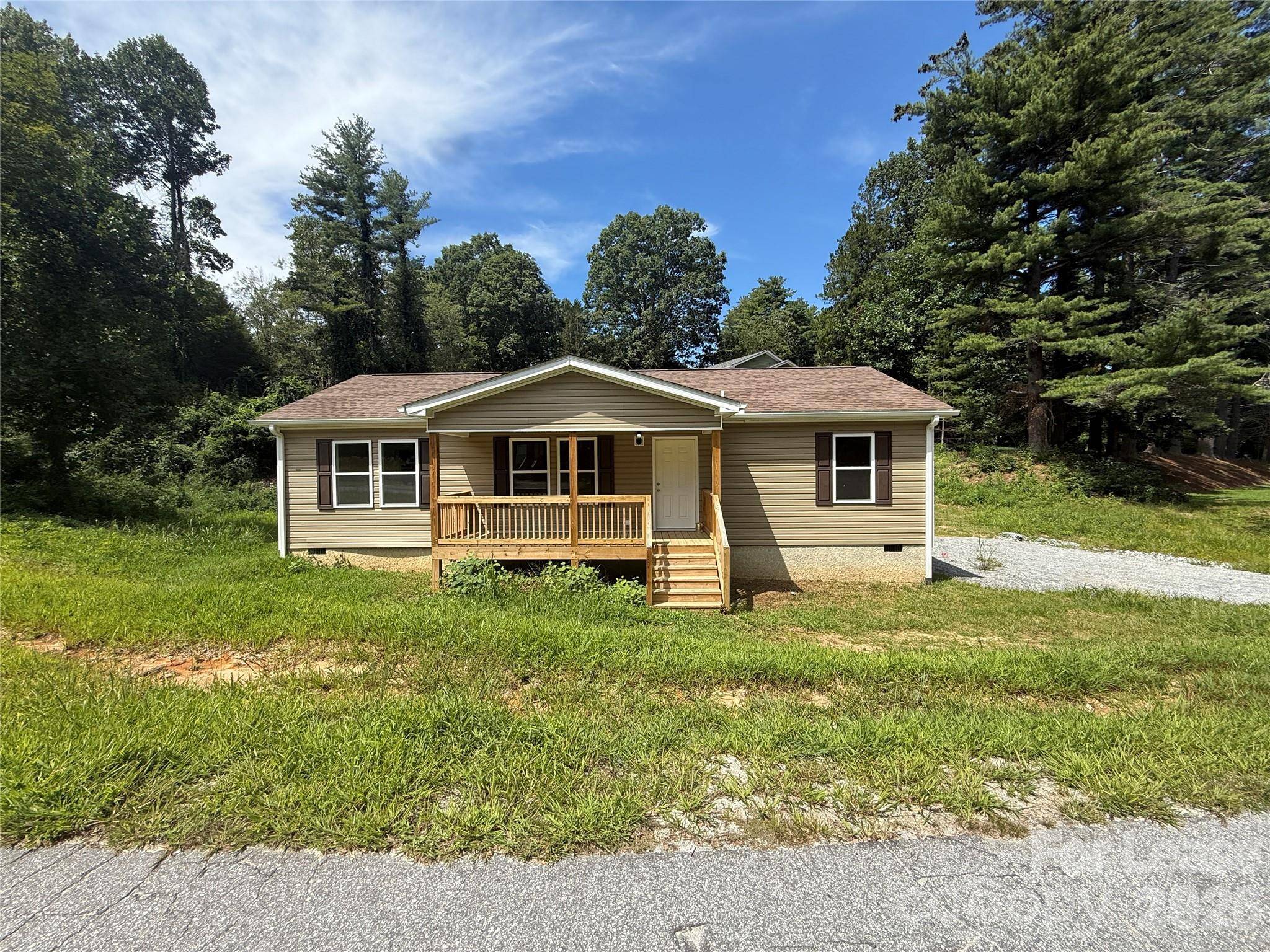 204 Oscelake WAY, Hendersonville, NC 28739