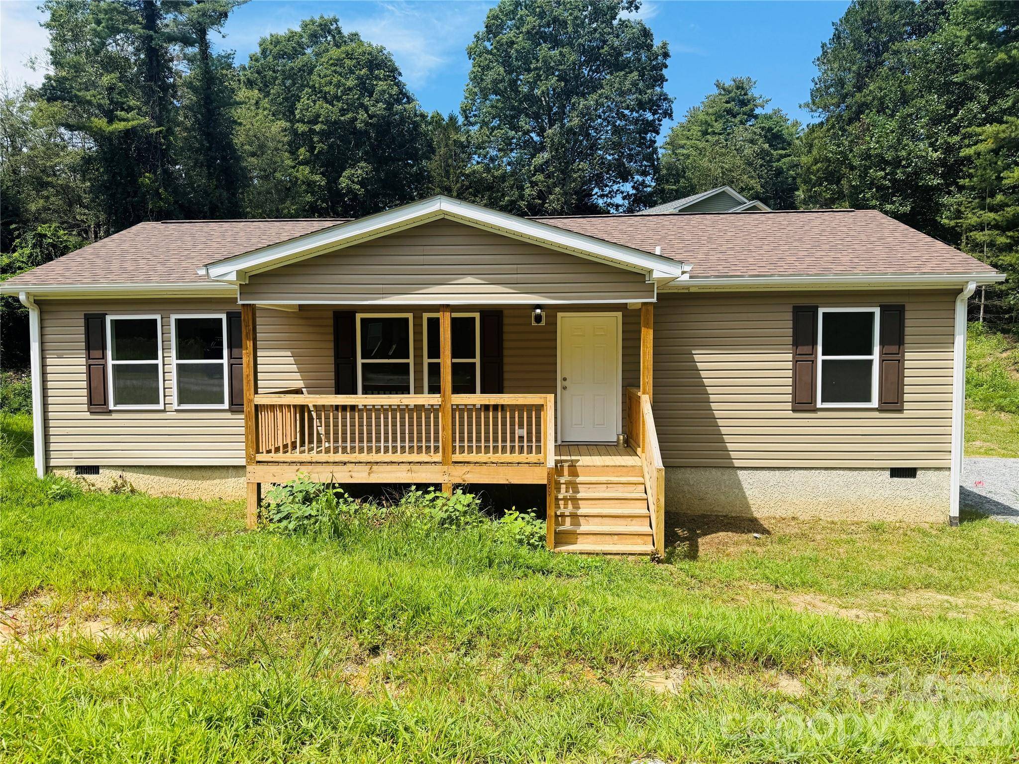 204 Oscelake WAY, Hendersonville, NC 28739