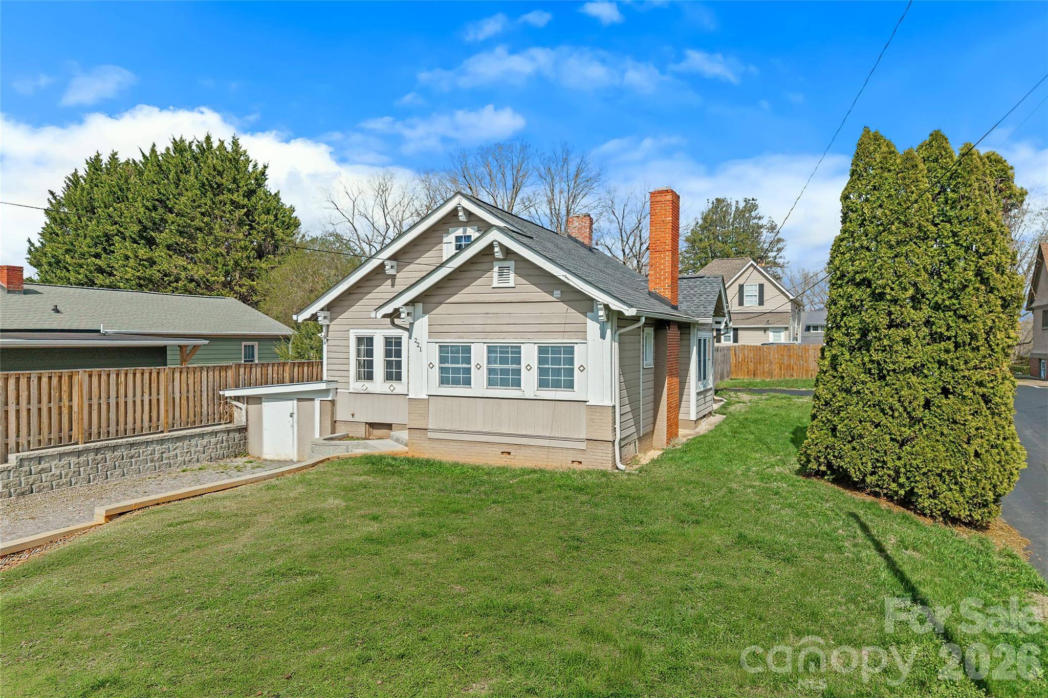 221 Summit ST, Asheville, NC 28803