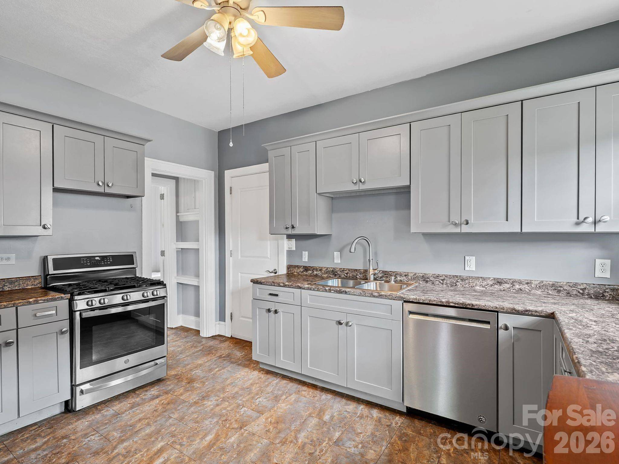 221 Summit ST, Asheville, NC 28803