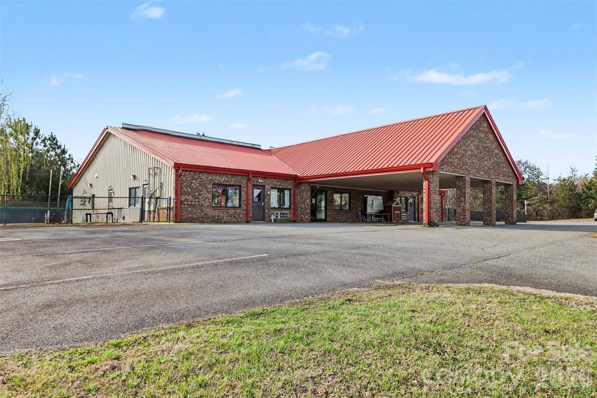 6490 Franz Warner Pkwy, Whitsett, NC 27377