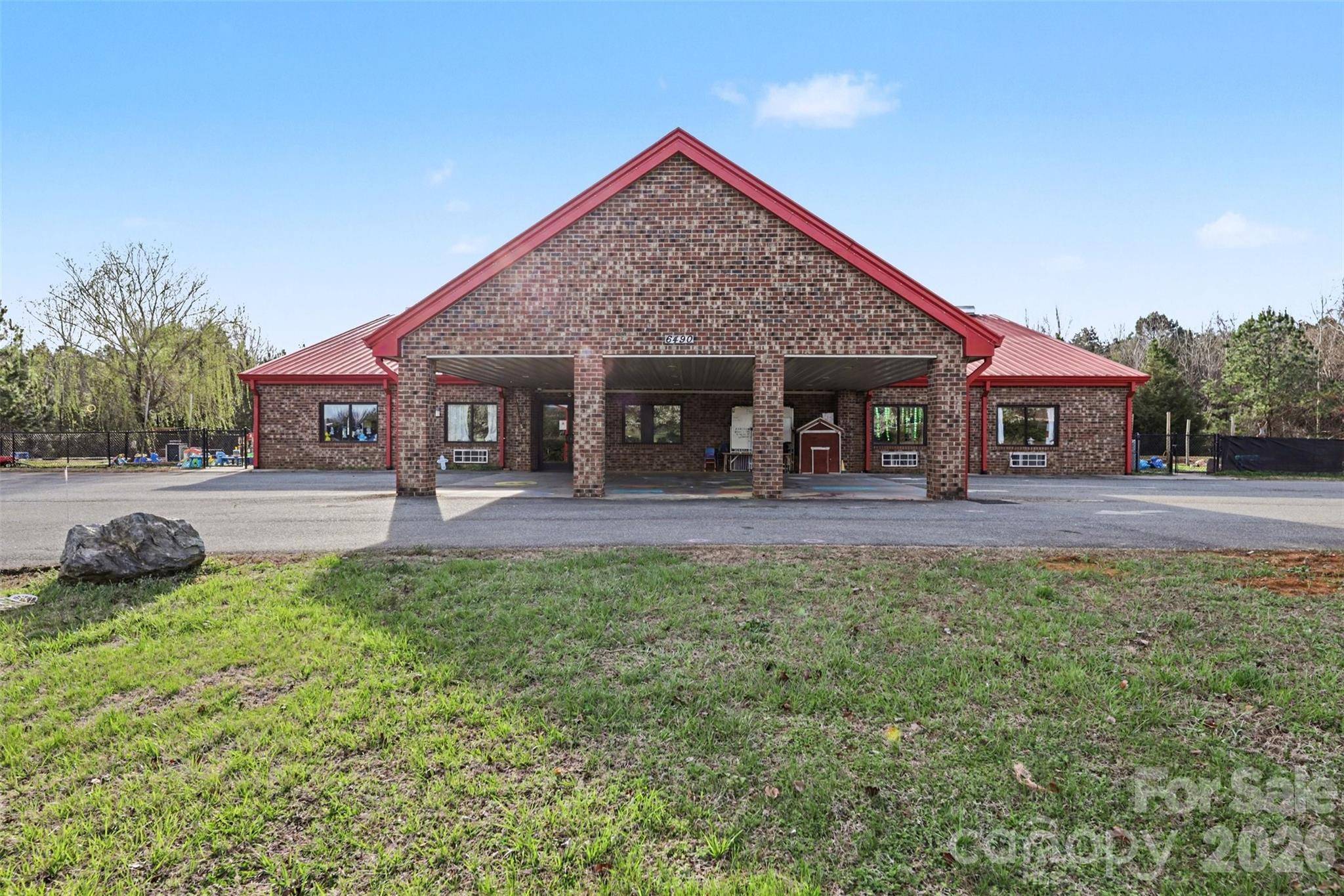 6490 Franz Warner Pkwy, Whitsett, NC 27377