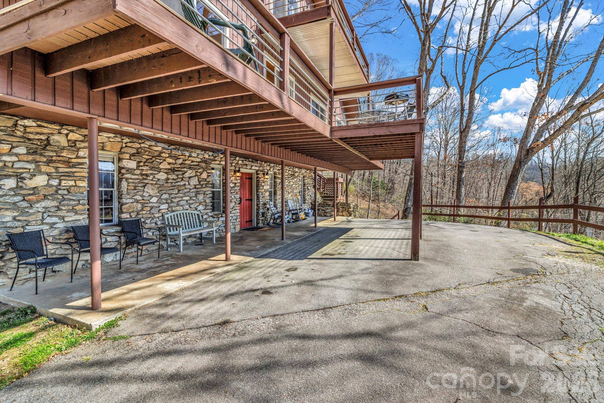 80 Hidden Falls RD, Maggie Valley, NC 28751