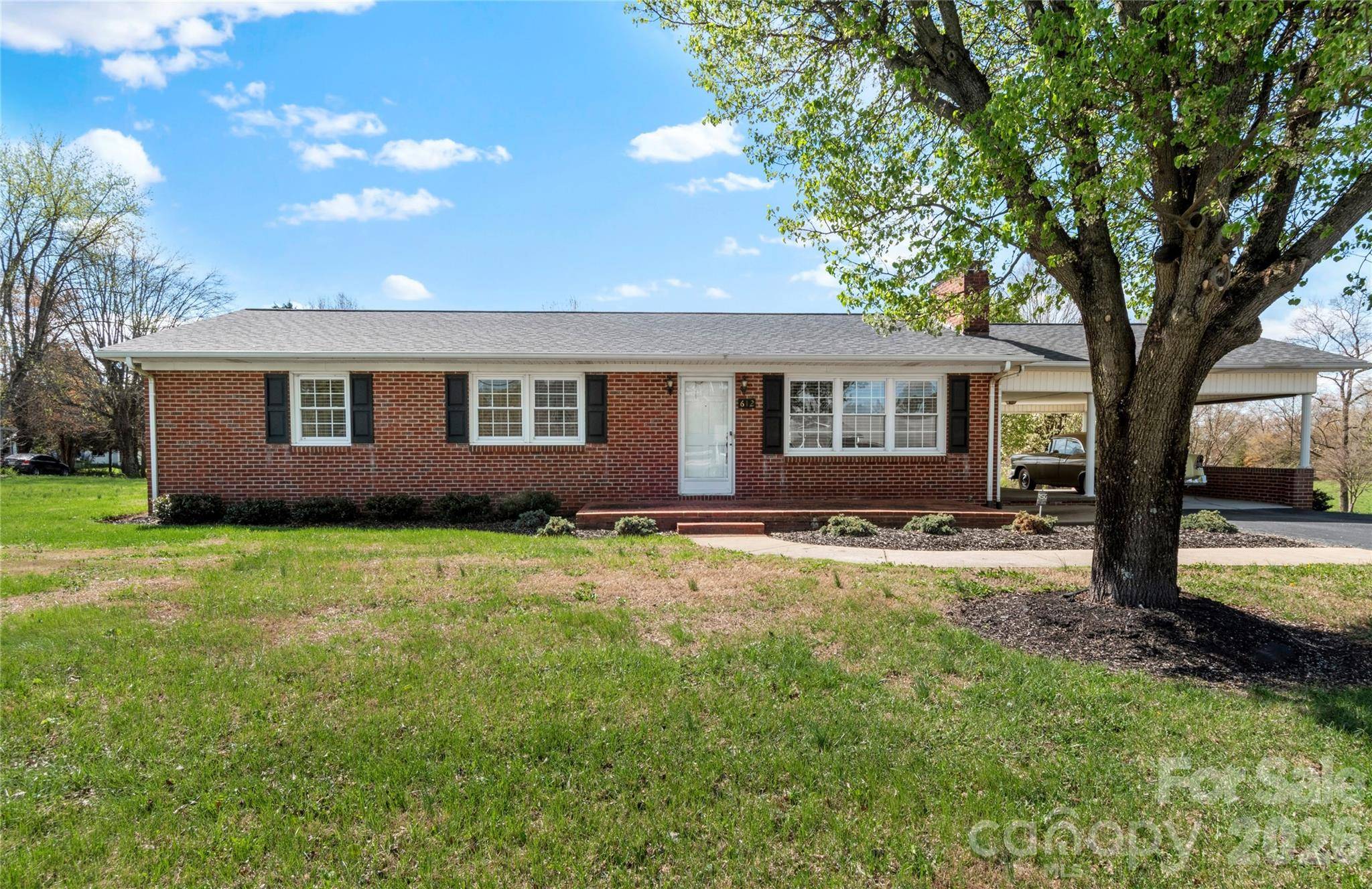 612 E Main ST, Boonville, NC 27011