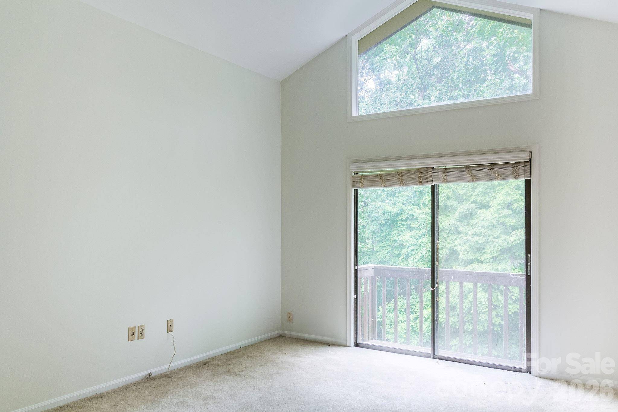 17 Knoll DR, Columbus, NC 28722